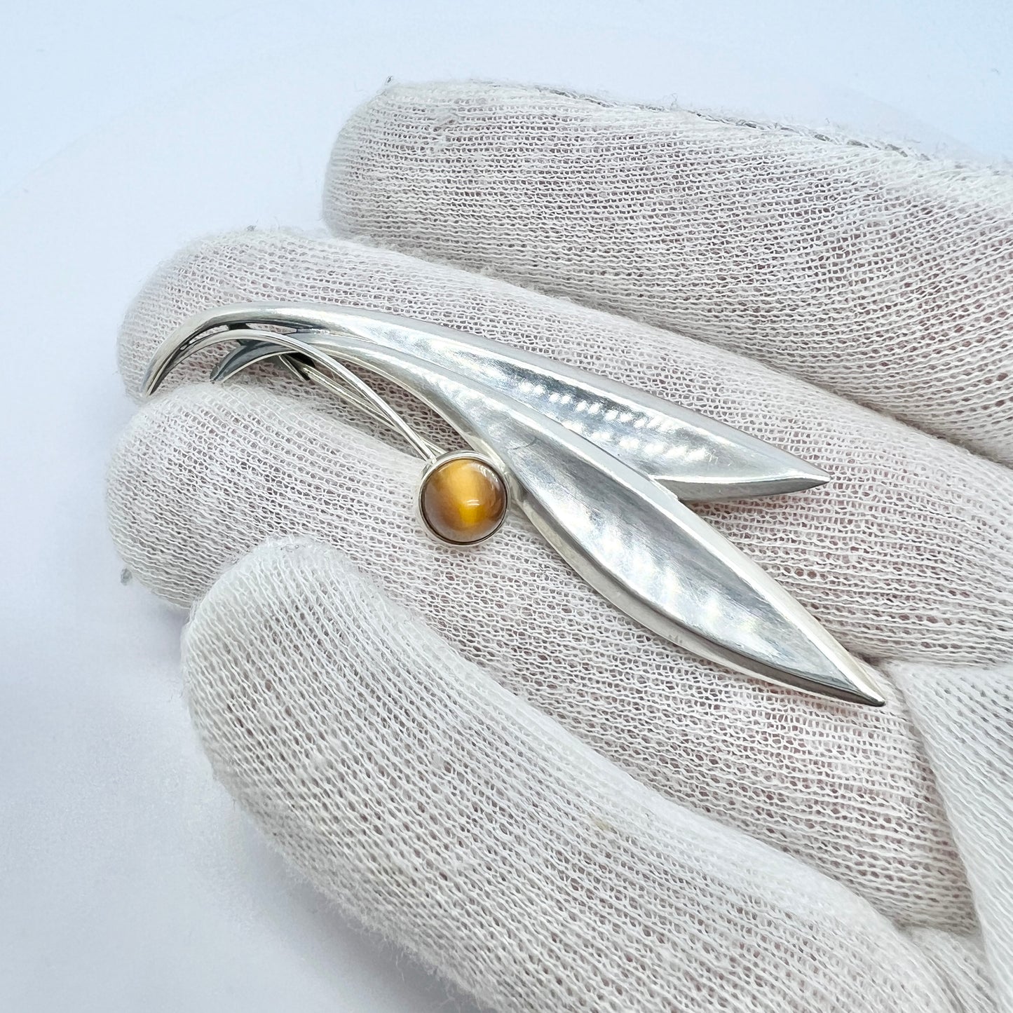 Elis Kauppi, Kupittaan Kulta Finland 1961 Vintage Solid Silver Tiger's Eye Brooch.