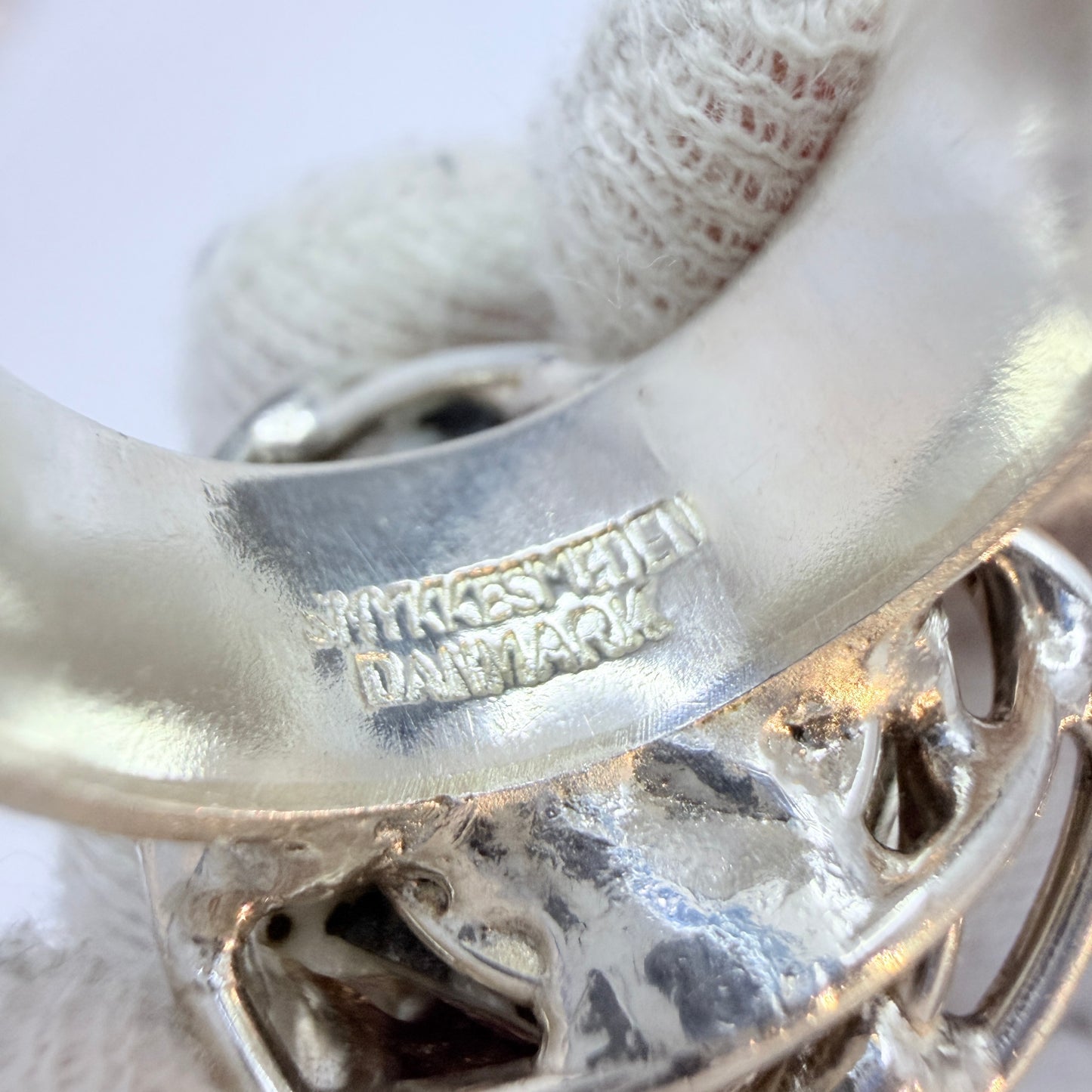 Smykkesmeden, Denmark. Vintage Brutalist Silver-plated Amethyst Ring.