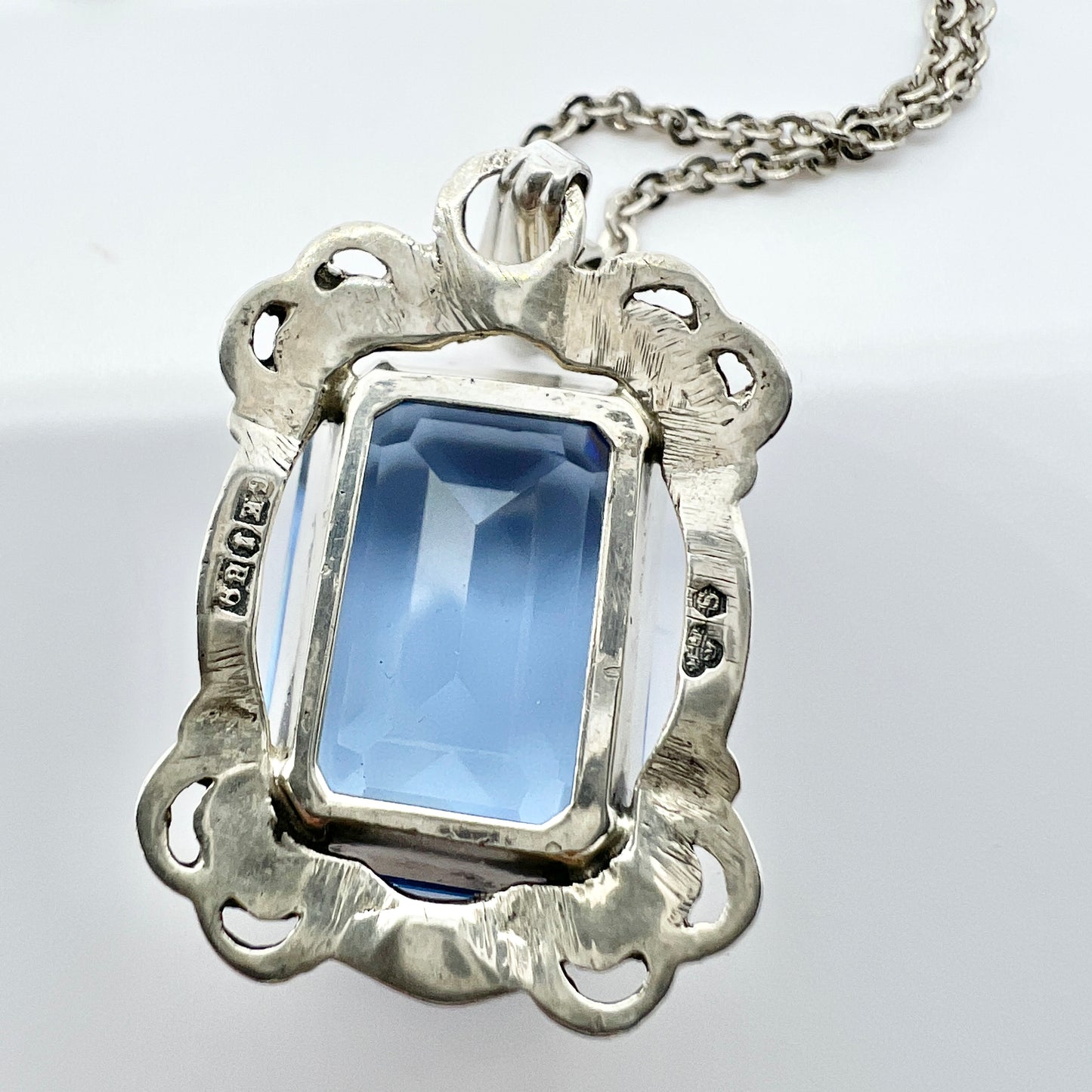 Kaplan, Sweden 1952 Vintage Solid Silver Synthetic Spinel Pendant Necklace.