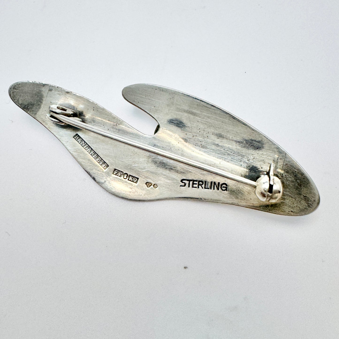 ピンコ、ストックホルム、1960 年。ヴィンテージ スターリング シルバー アメジスト ブローチ。