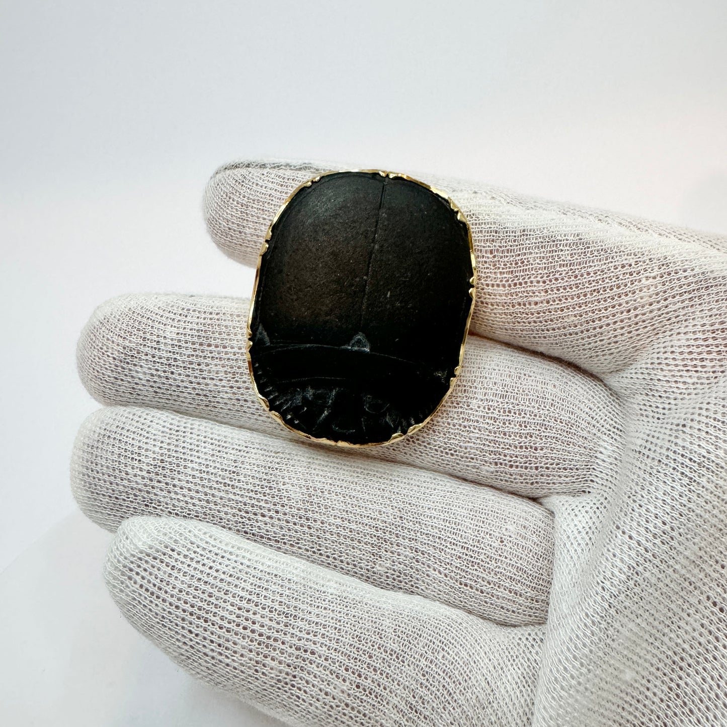 Egypt. Ancient Large Black Hardstone Scarab. Vintage 18k Gold Ring. 28.4gram