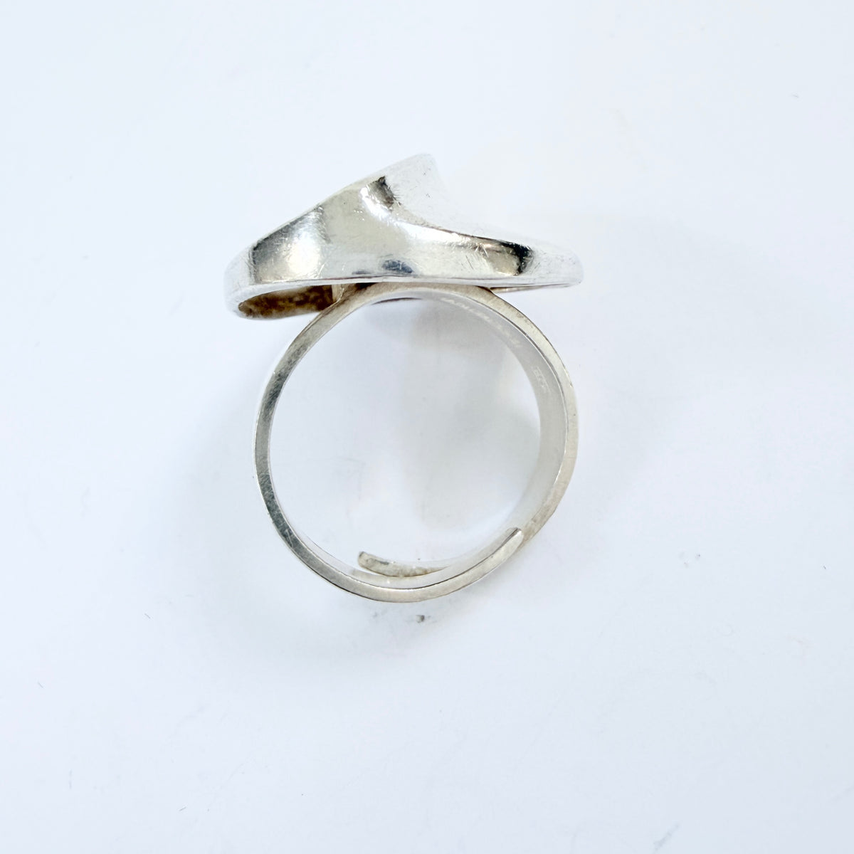 Matti J Hyvärinen, Finland 1973. Bold Vintage Sterling Silver Adjustable Size Ring.