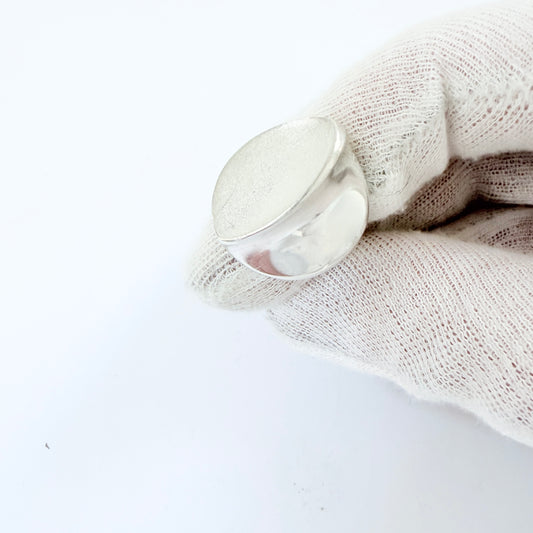 Matti J Hyvärinen, Finland 1973. Bold Vintage Sterling Silver Adjustable Size Ring.