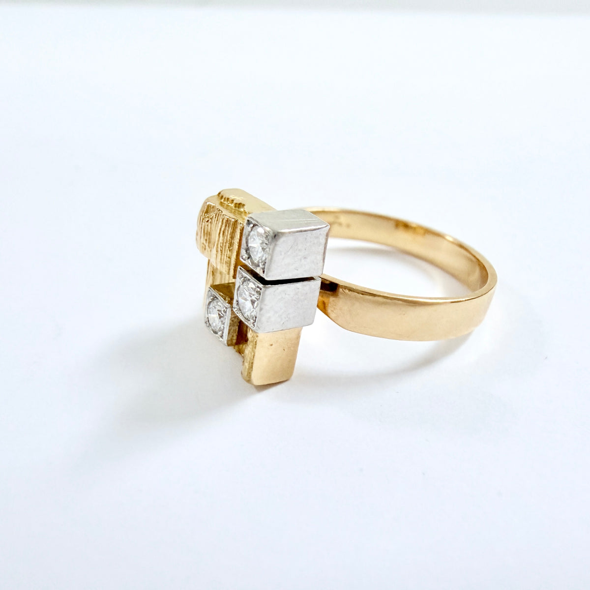 Björn Weckström för Lapponia, Finland 1989. Vintage 18k Gold Diamond Ring. Design: Diamond City.
