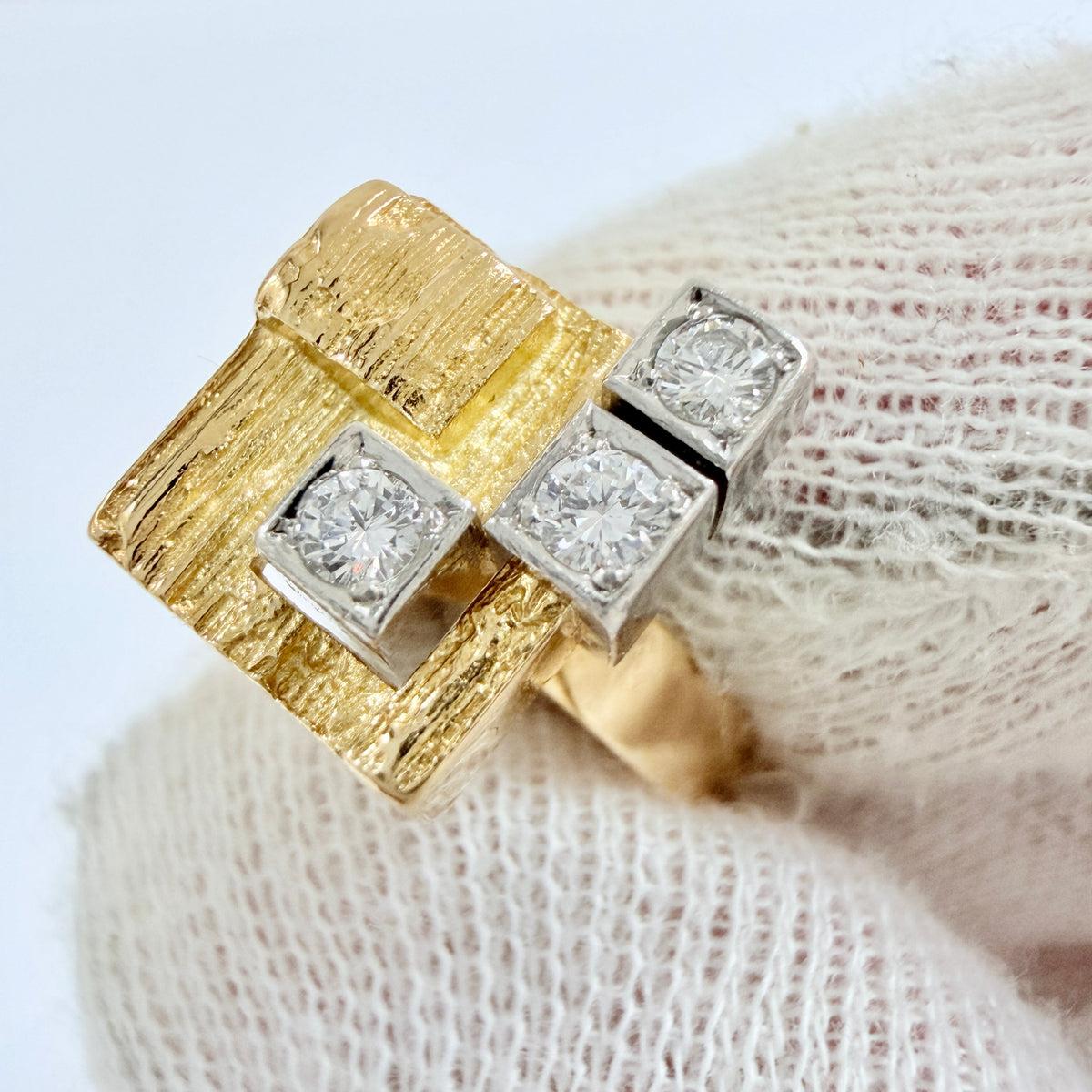 Björn Weckström för Lapponia, Finland 1989. Vintage 18k Gold Diamond Ring. Design: Diamond City.