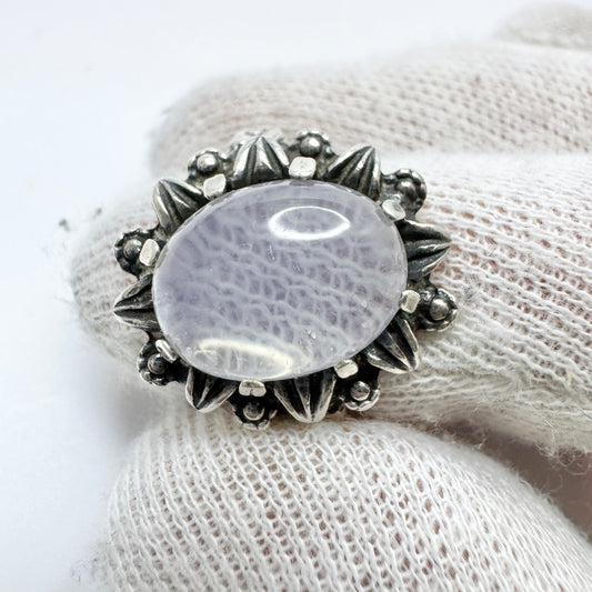 Vintage 1940-50s Solid Silver Moonstone Ring.