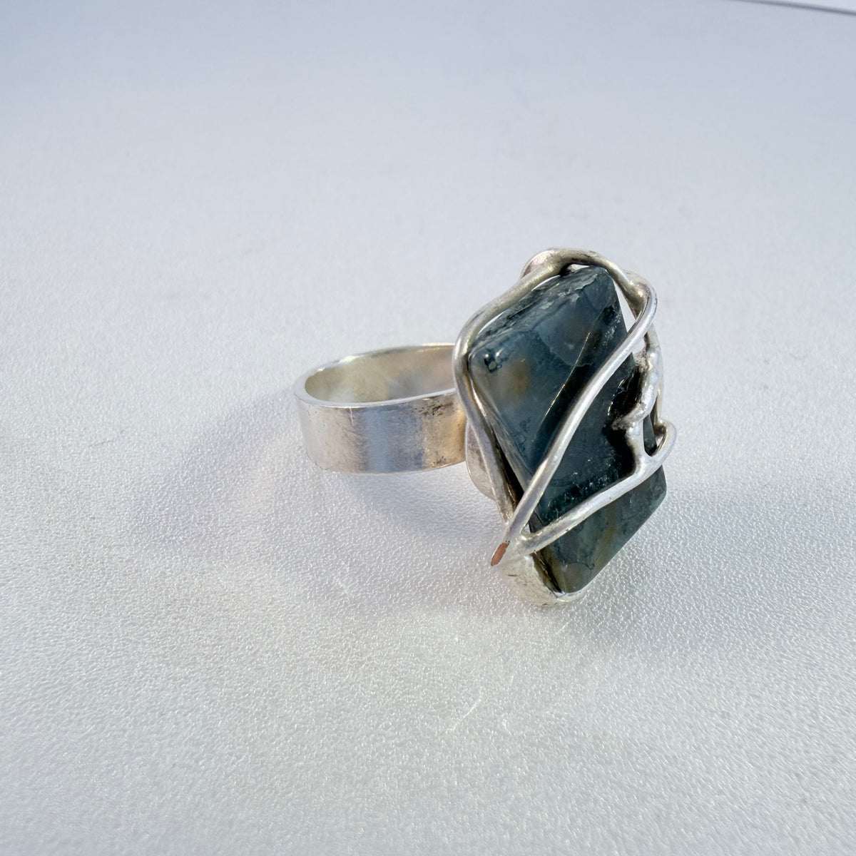 WIGGERS, Denmark ca 1970. Vintage Moss Agate Silver-plated Ring.