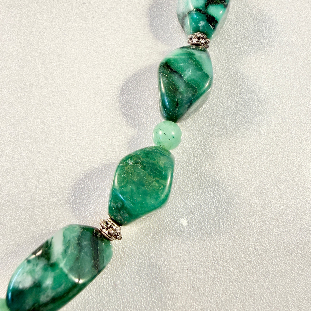 Vintage Sterling Silver Agate Aventurine Necklace.