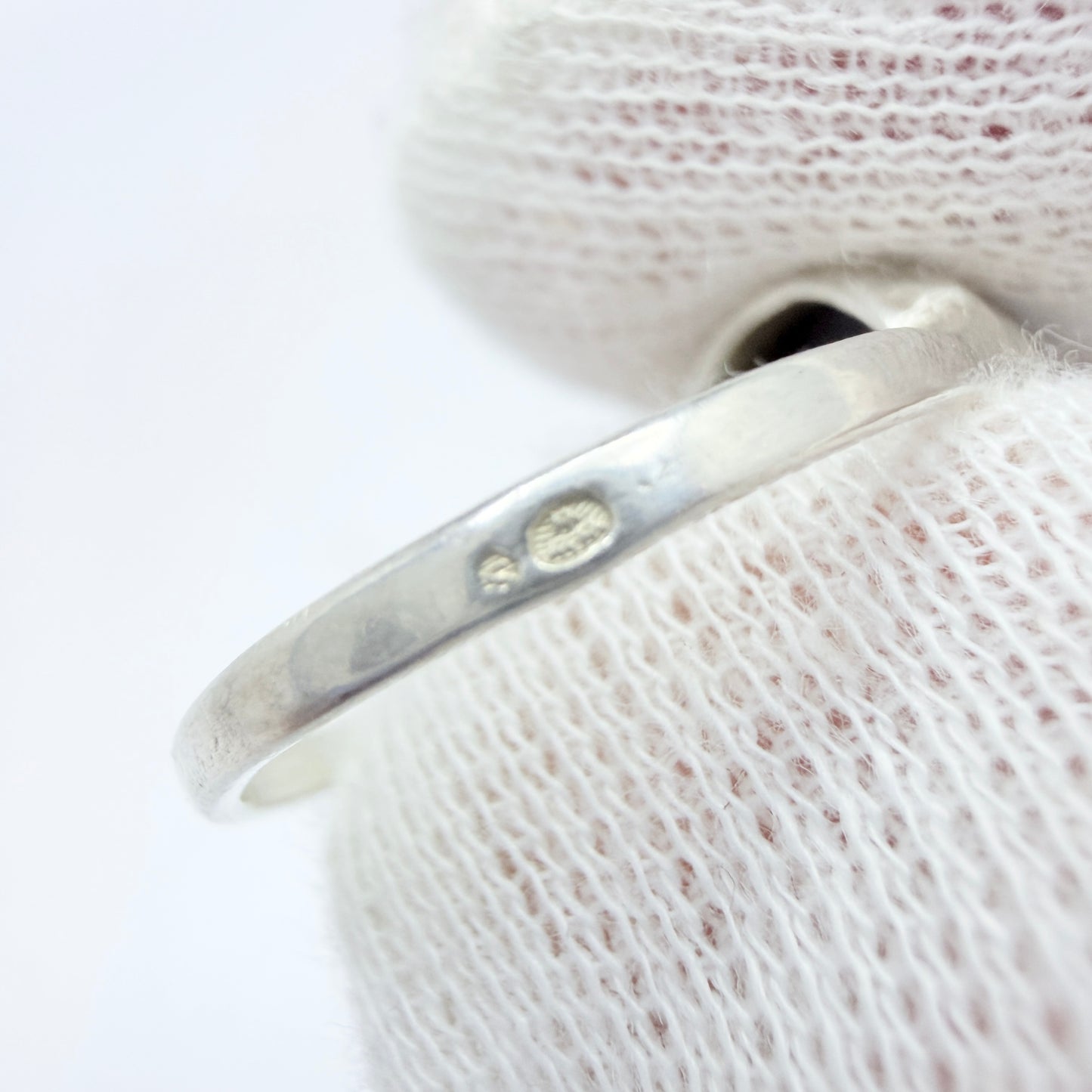 Vintage 1960s Solid Silver Chalcedony Ring.