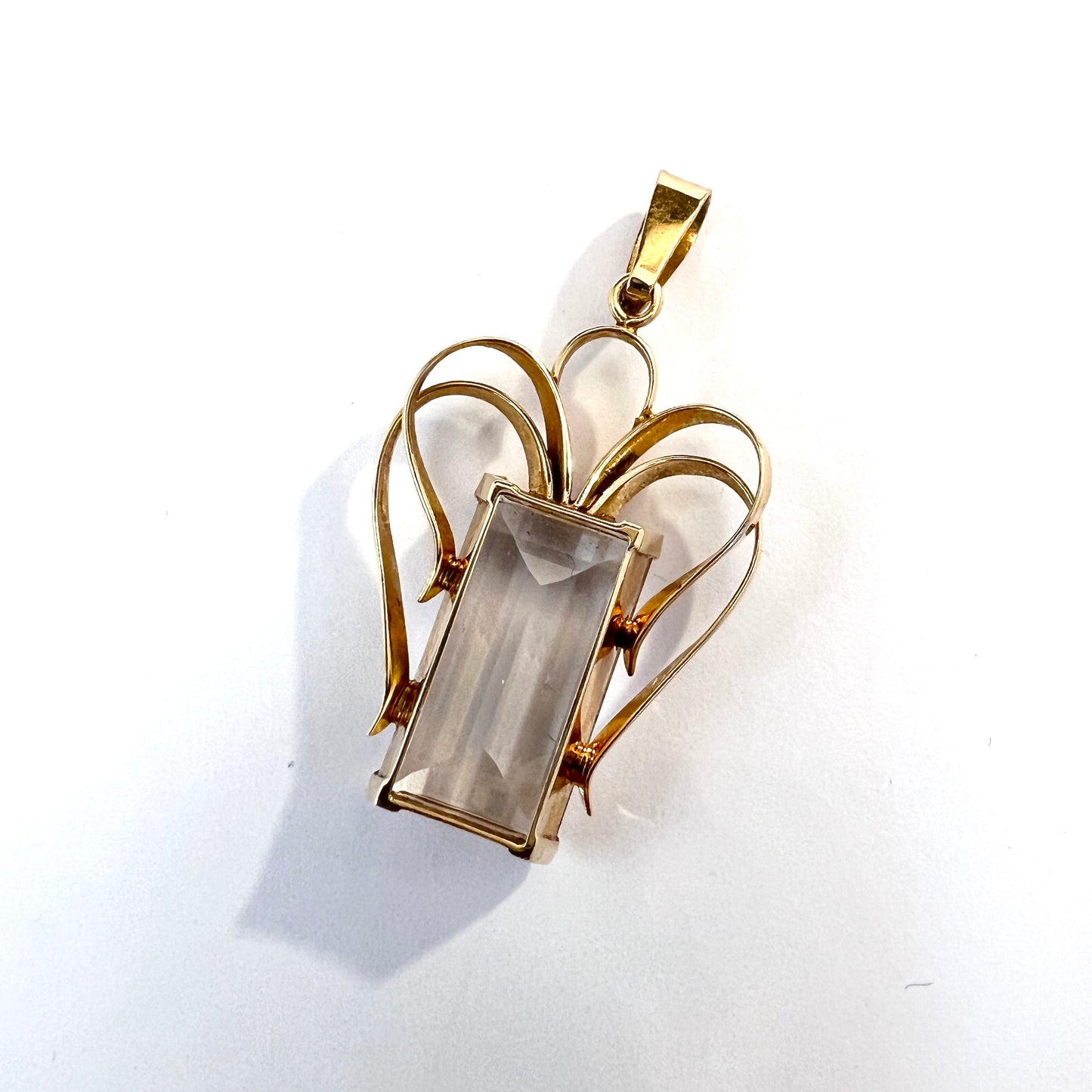 Guldvaruhuset, Stockholm 1956. Vintage 18k Gold Rock Crystal Pendant.