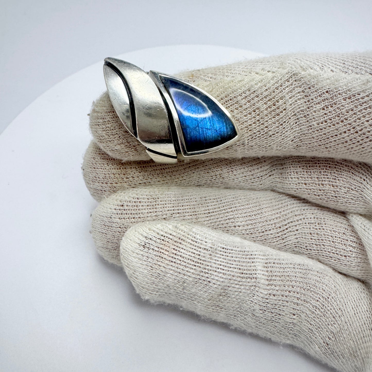 KEN or KLEIN, Bold Vintage Sterling Silver Labradorite Ring.