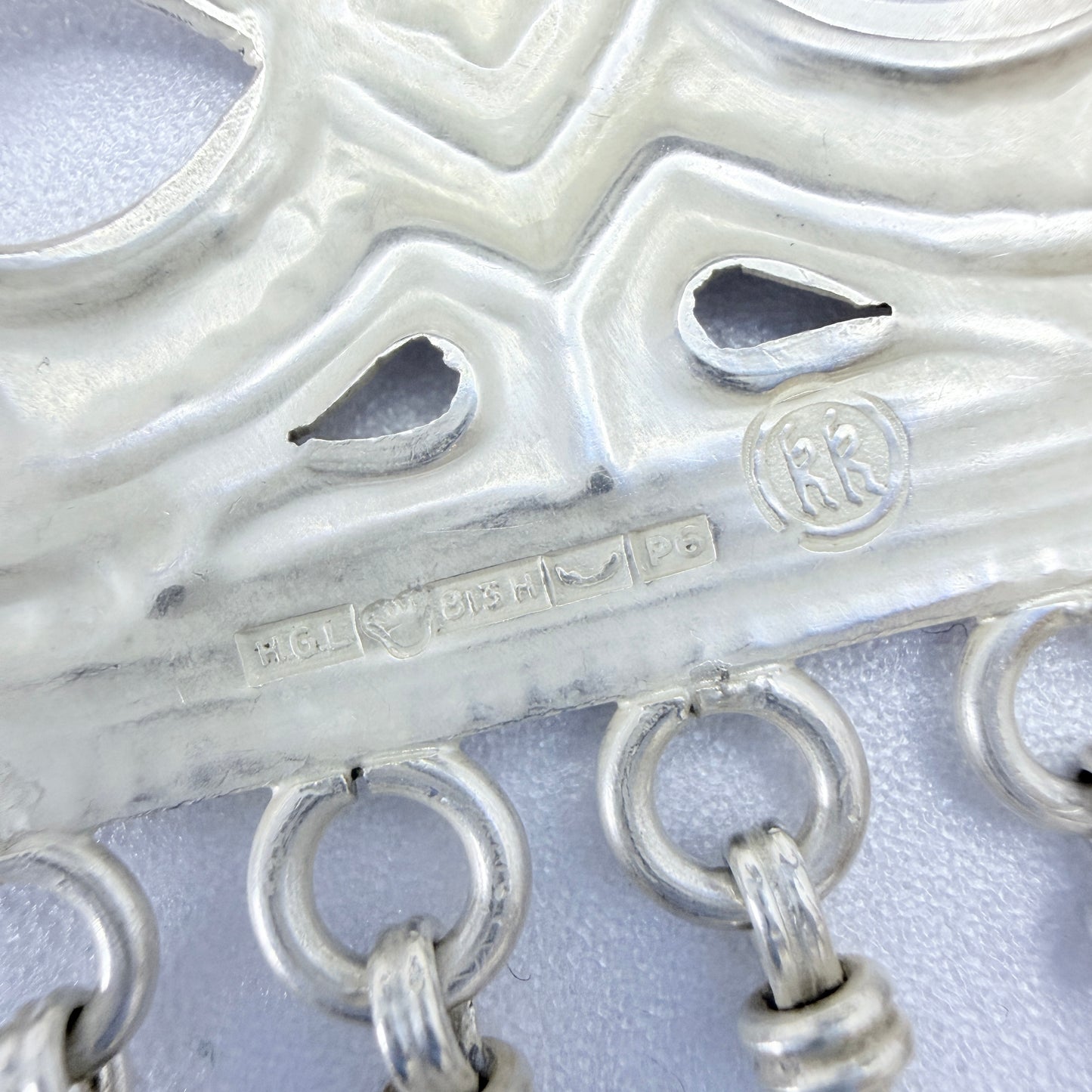 Holger Lindström for Kalevala Koru 1944. Rare ww2-era Large Dragestil Solid Silver Pendant Necklace.