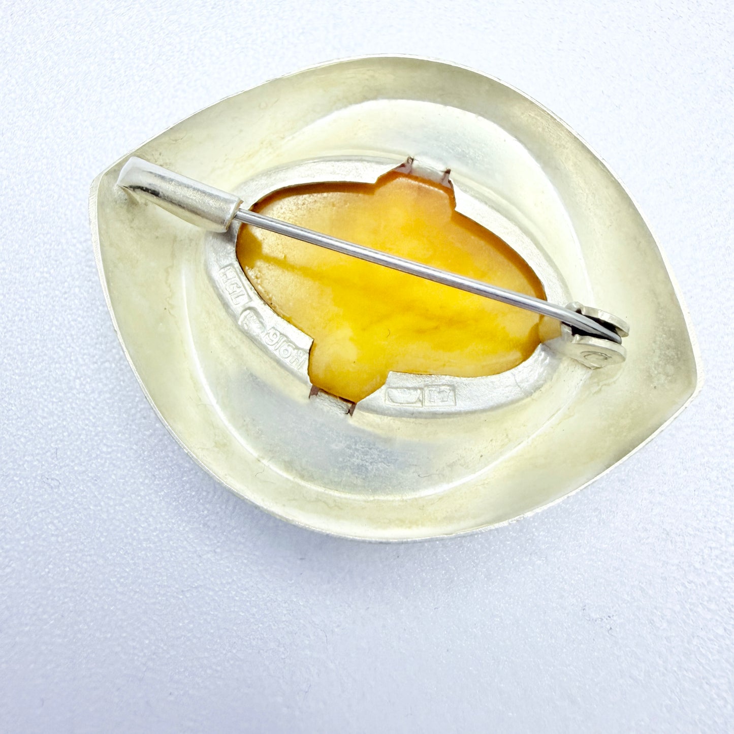Holger Lindström, Finland 1962. Vintage Solid Silver Baltic Amber Brooch.
