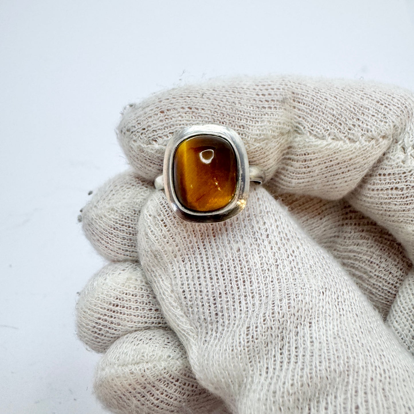 Vintage c 1960. Solid Silver Tiger's Eye Ring.