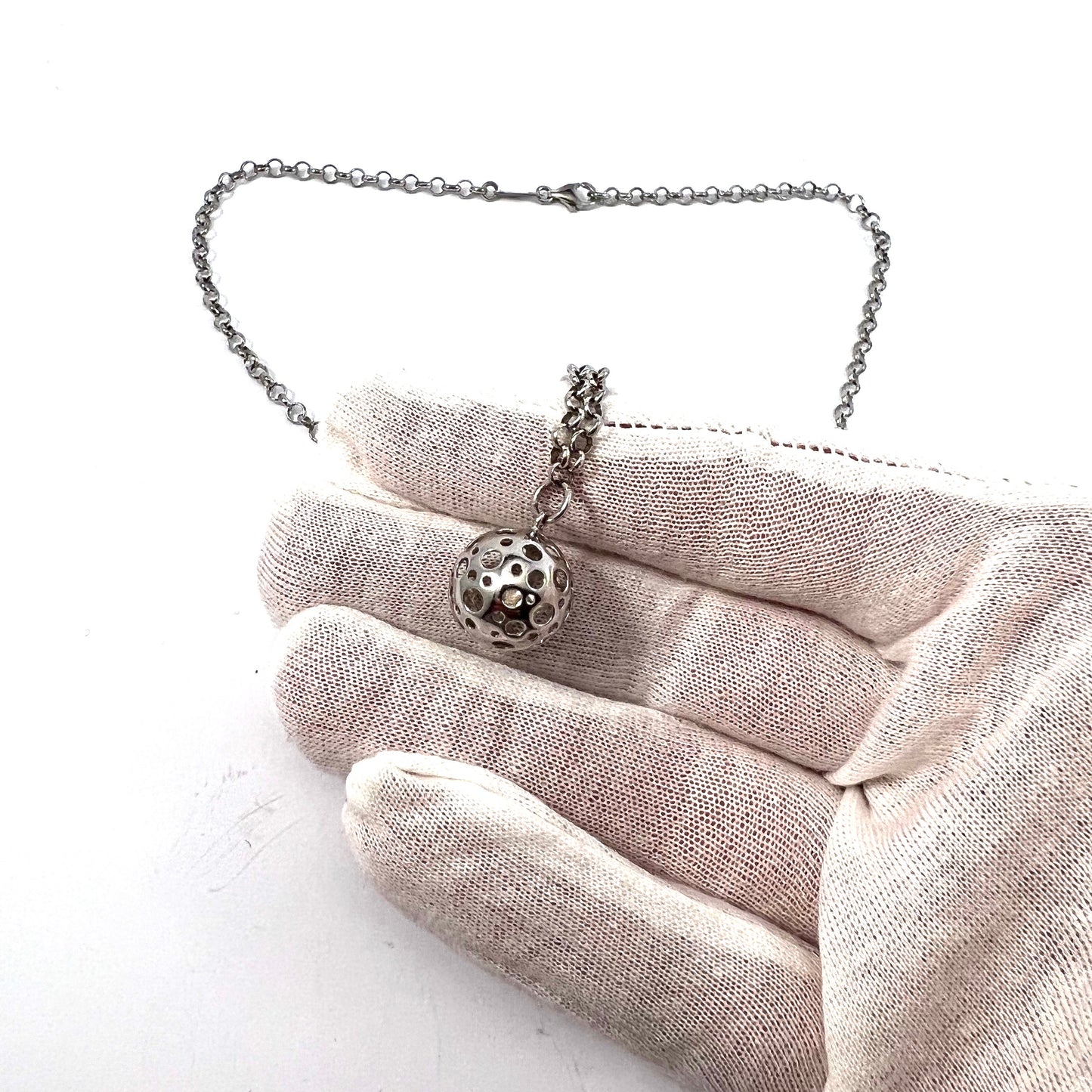 Liisa Vitali for Kultakeskus, Finland Vintage Sterling Silver Pendant Necklace.