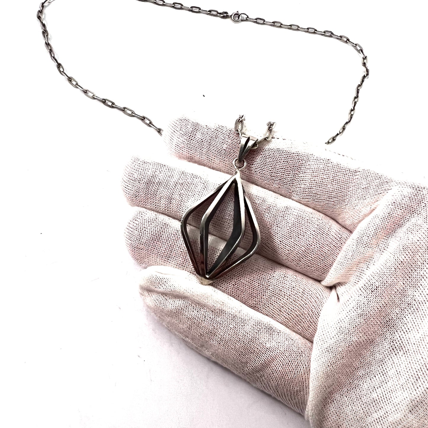 Odvar Pettersen, Plus Studio Norway 1960s. Solid Silver Pendant Necklace. Design: Elipse.