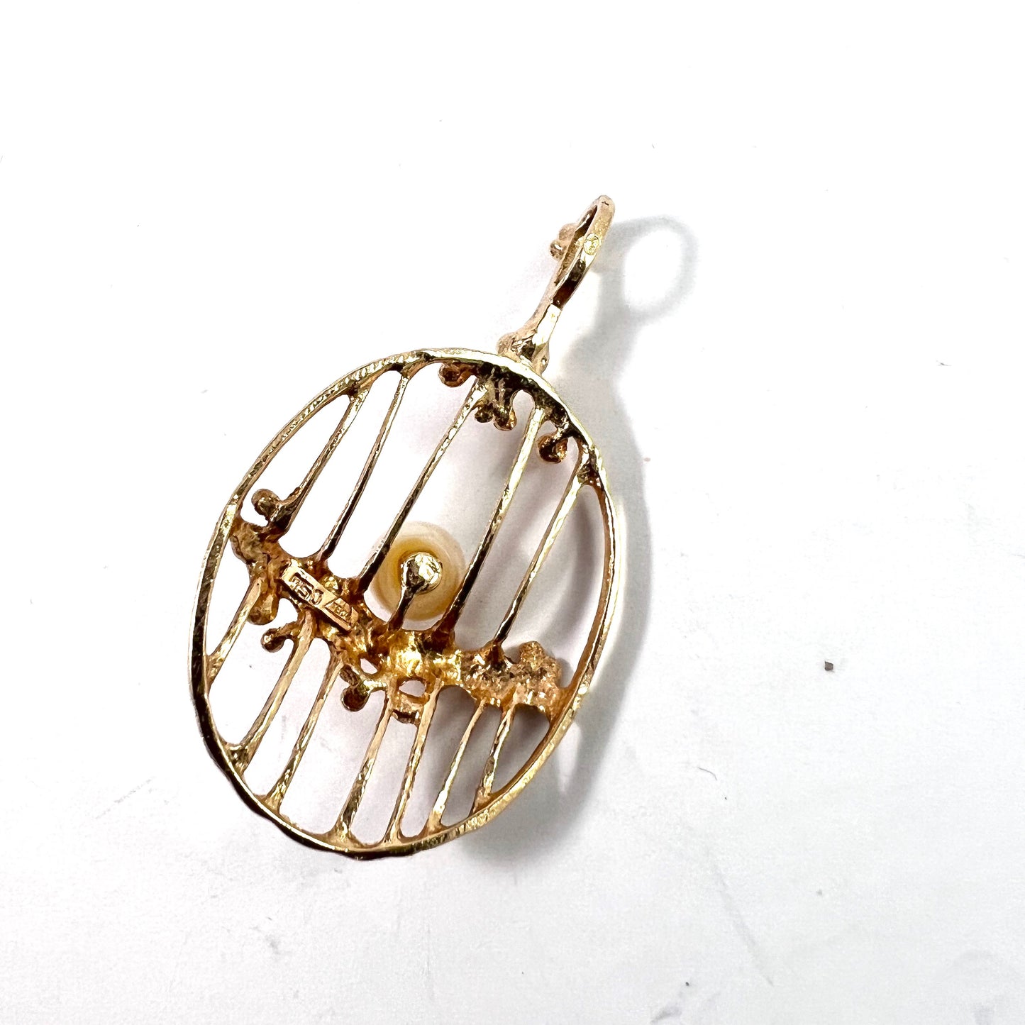 Teka Theodor Klotz, Germany 1960-70s. Vintage 18k Gold Cultured Pearl Pendant.