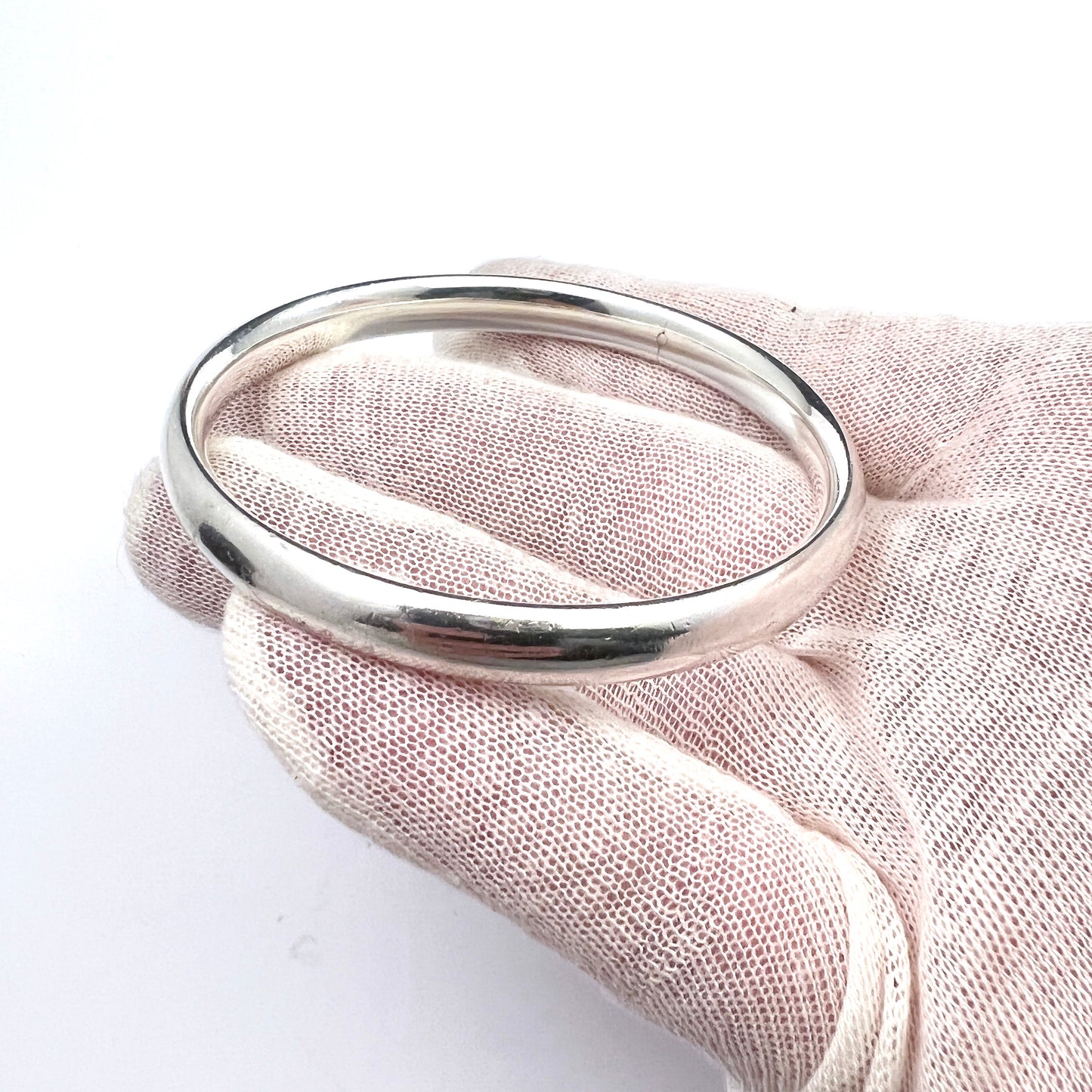 Hans Hansen, Denmark 1960s. Vintage Sterling Silver Bangle. Design 205.