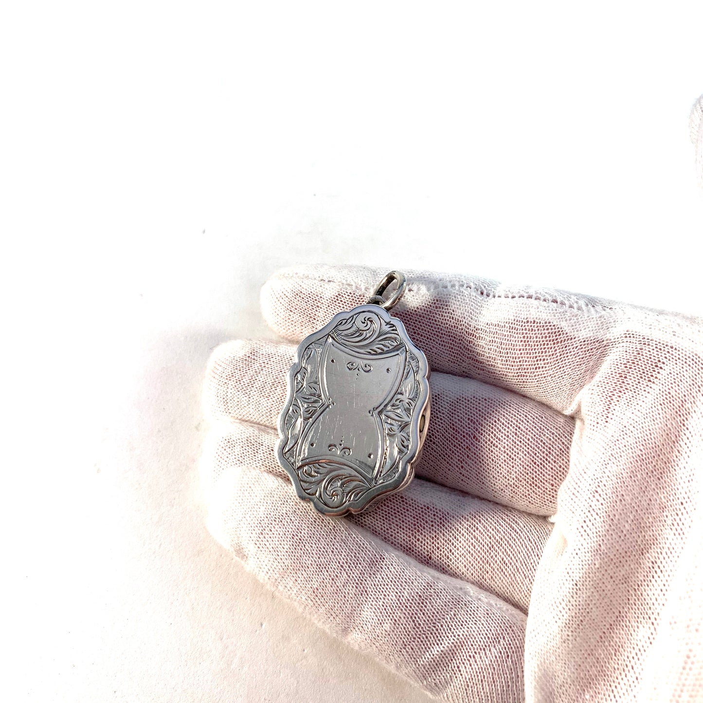 George Unite, Birmingham 1880, Victorian Sterling Silver Vinaigrette Pendant