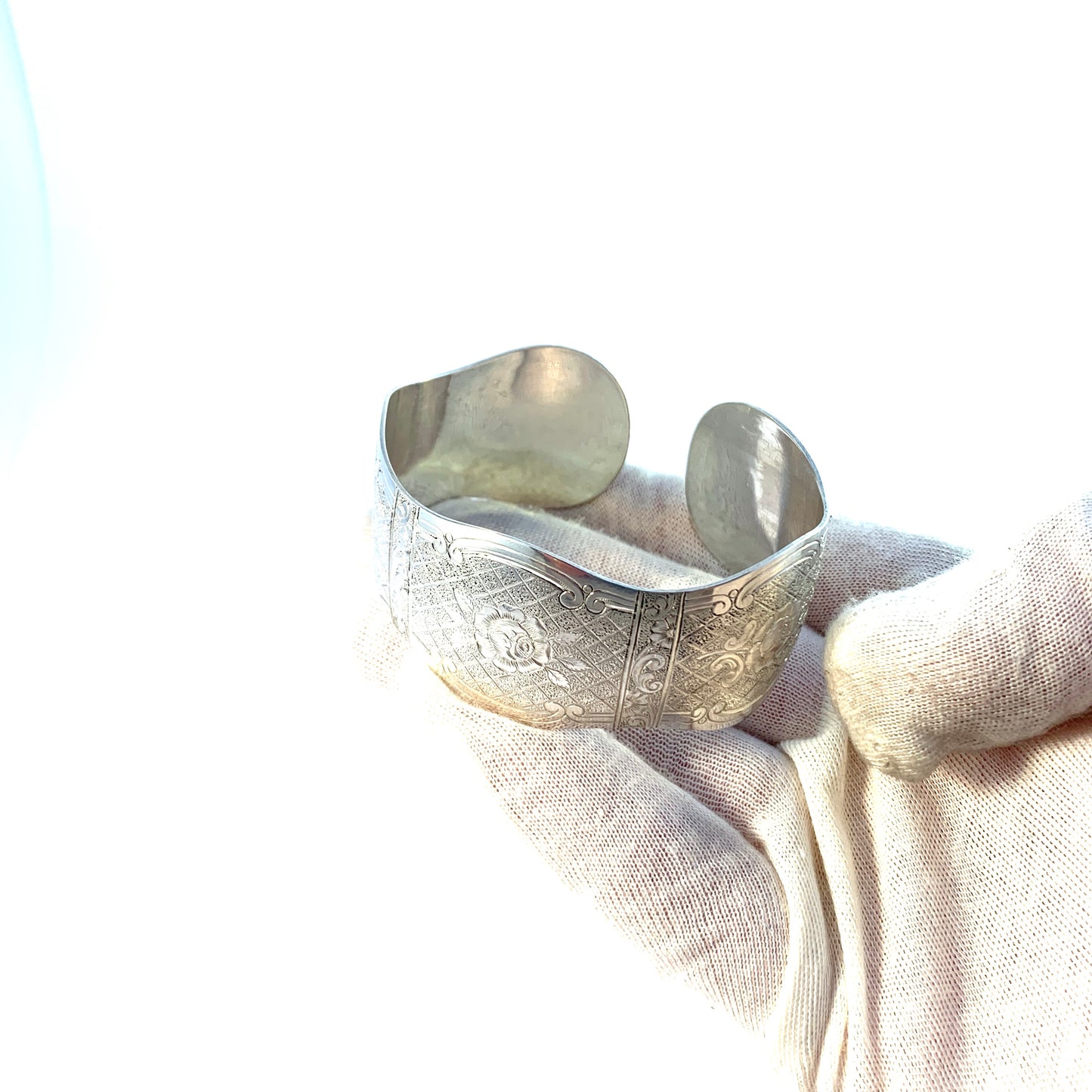 Andreas Daub, Germany. Vintage Mid Century Large Rose Flower Solid Silver Cuff Bracelet.