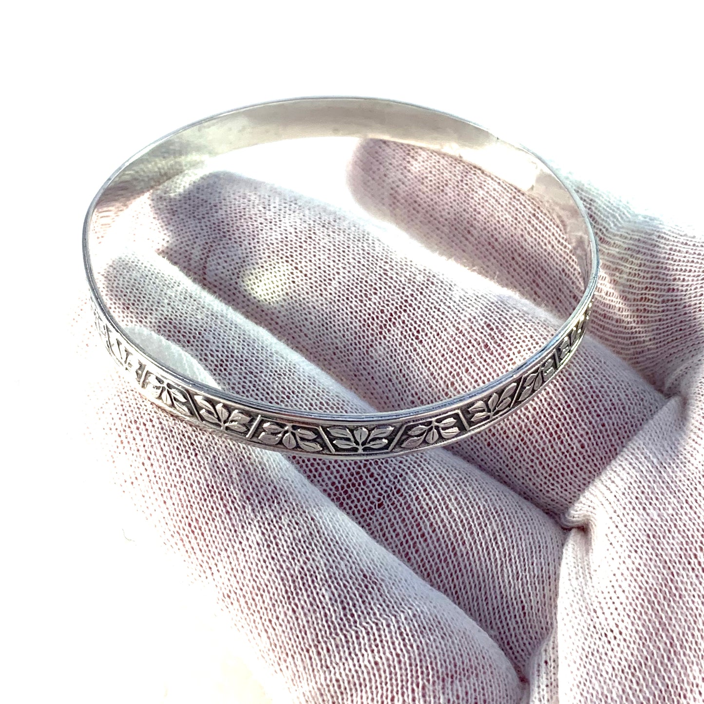 Arvo Saarela, Sweden 1959 Vintage Sterling Silver Bangle Bracelet.