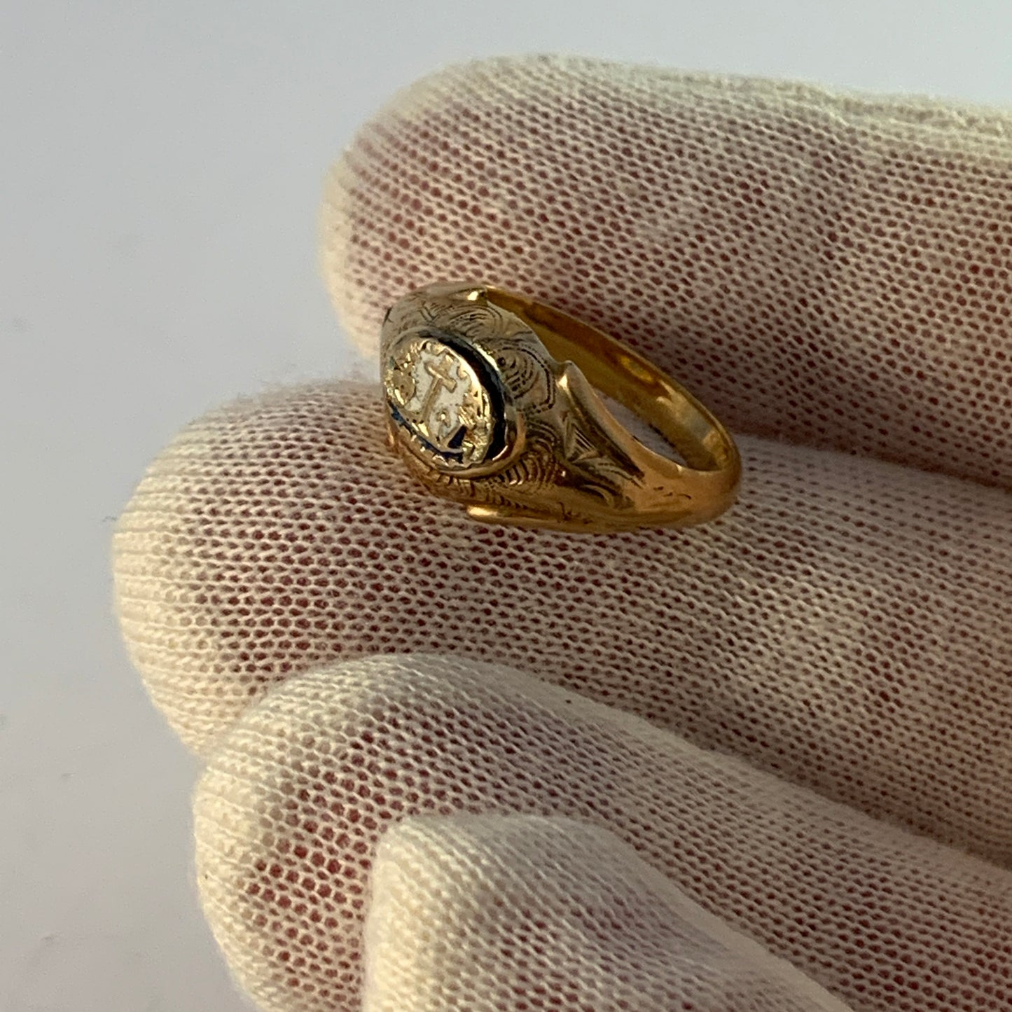 Sweden mid 1800s. Antique 18k Gold Faith, Hope and Love Ring.