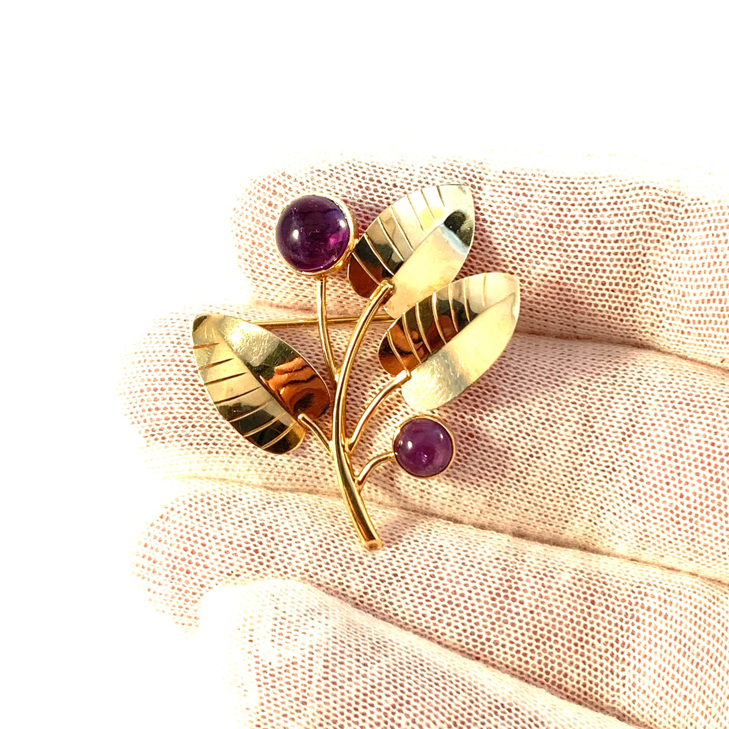 Atelje Stigbert, Sweden year 1959. Vintage Mid Century 18k Gold Amethyst Brooch.
