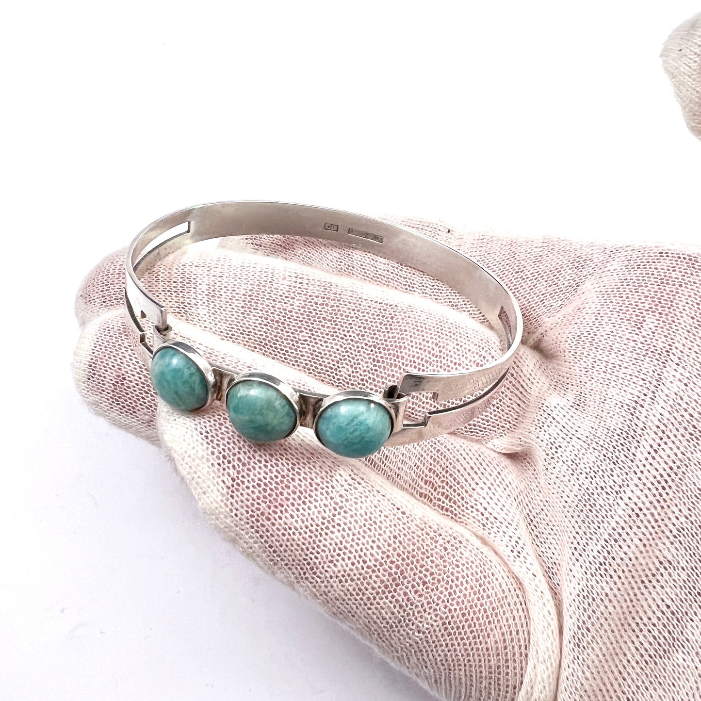 Turun Hopea, Finland 1966. Vintage Solid Silver Aventurine Hinged Bangle Bracelet.