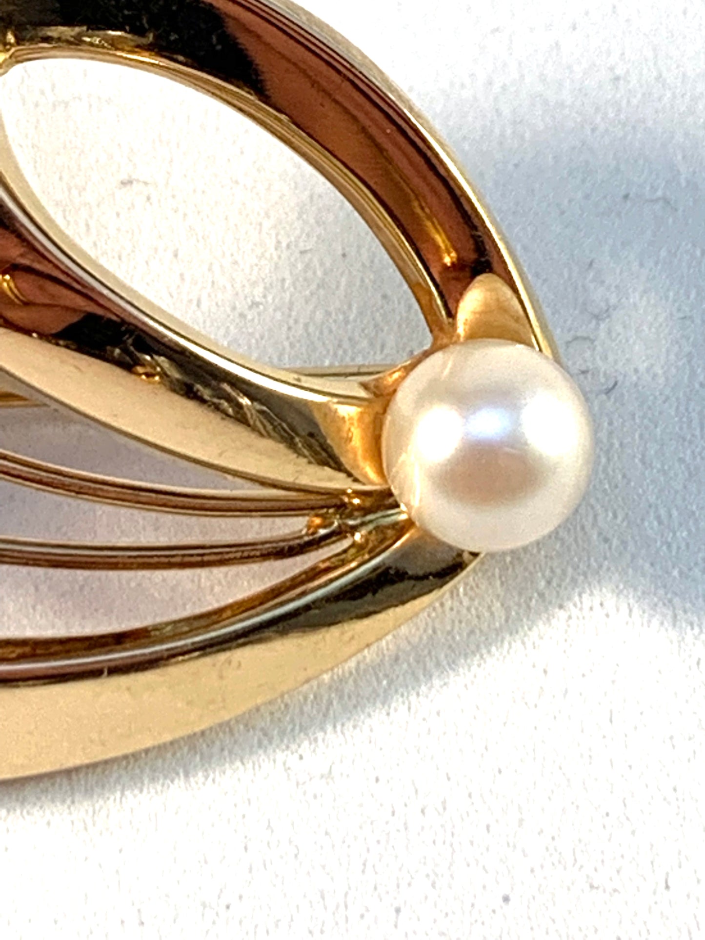 G Dahlgren、スウェーデン、1963 年、18K ゴールド養殖真珠ブローチ。