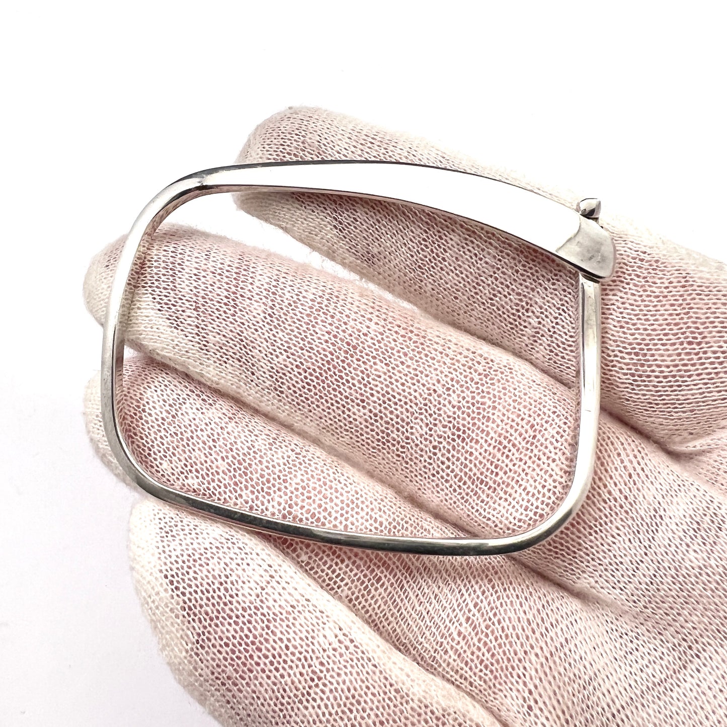 Ed Levin, USA Vintage Sterling Silver Bangle Bracelet.