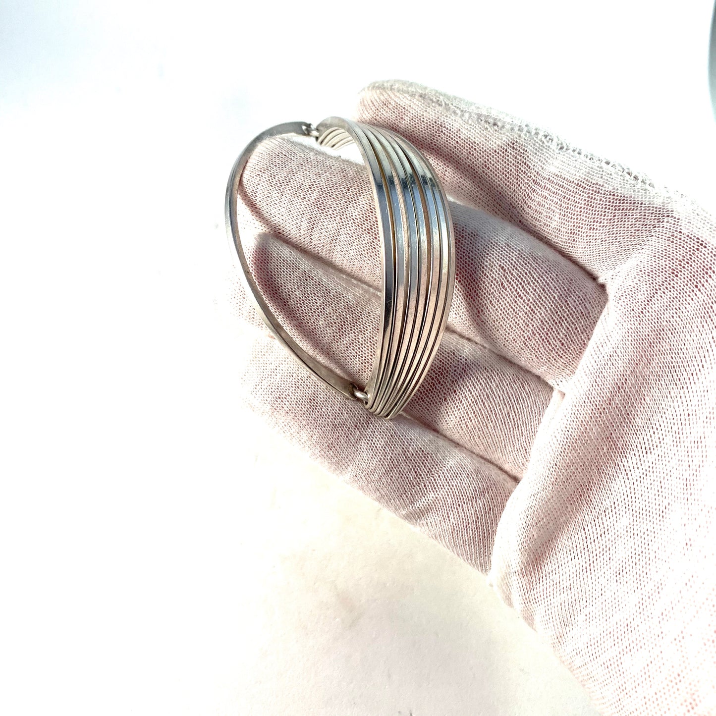 Signed Per Dåvik for Alton, Sweden 1974 Vintage Sterling Silver Designer Bangle Bracelet.