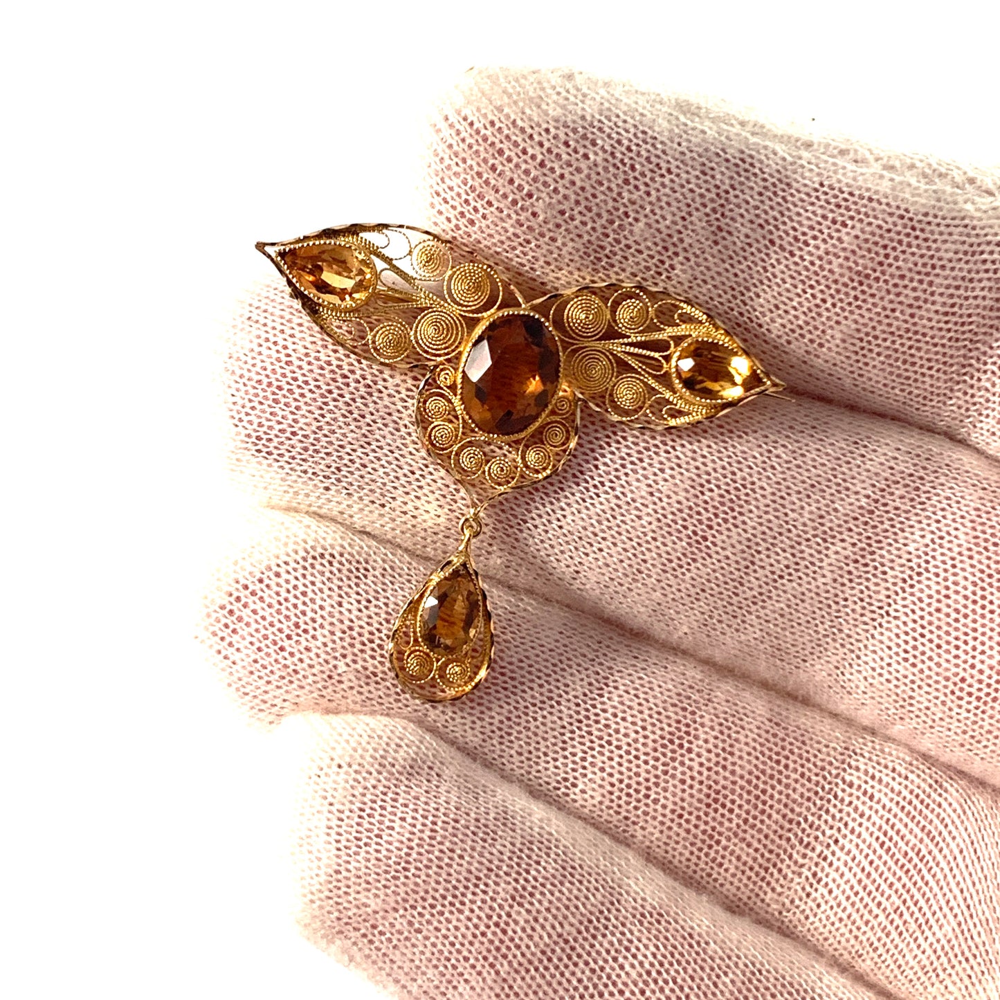 J Petersson、スウェーデン、1911 年。アンティーク 18K ゴールド シトリン ブローチ。