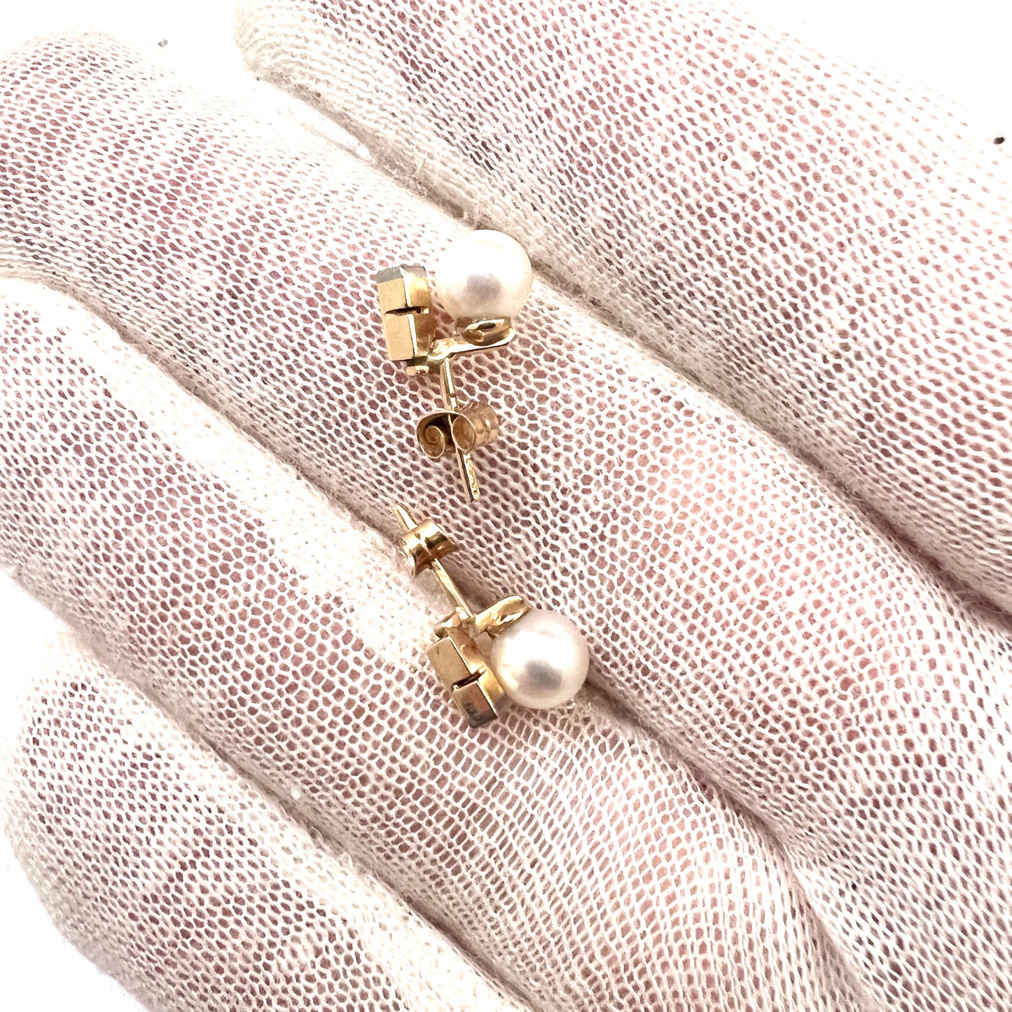 Svedboms, Sweden. Vintage 18k Gold Diamond Pearl Stud Earrings.