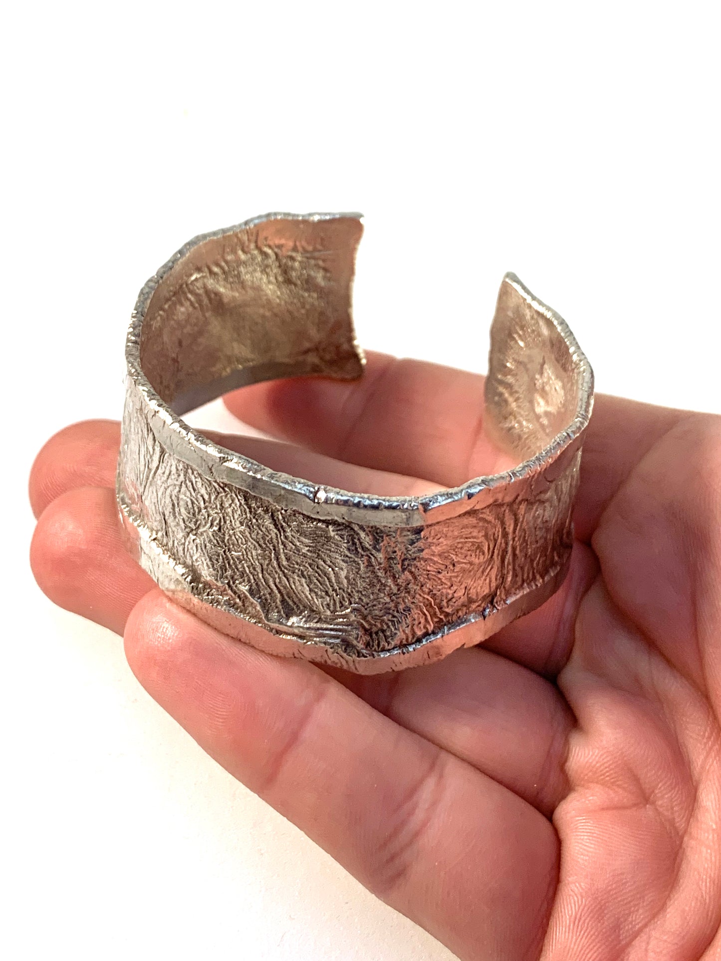 Robbert, Sweden year 1973 Massive Modernist Sterling Silver Cuff Bangle Bracelet. Signed.