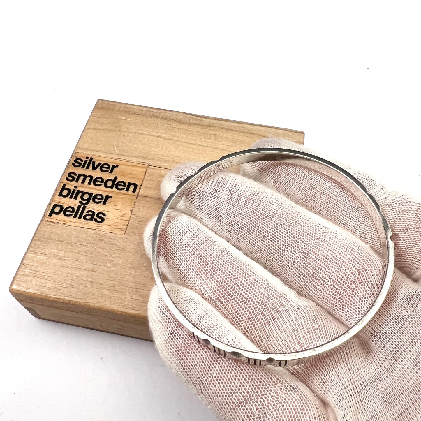 Birger Pellas、スウェーデン、1964年。ヴィンテージ スターリング シルバー バングル ブレスレット。署名入り。