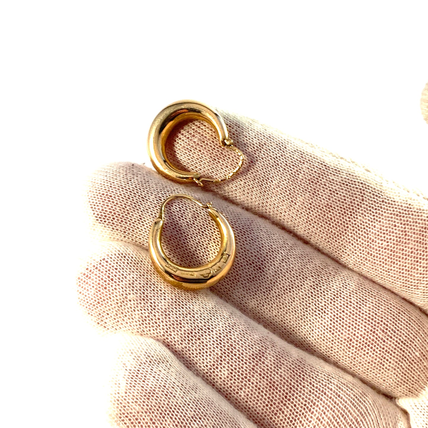 Sweden year 1897 and 1939. Two 18k Gold Earrings. Similar Design.