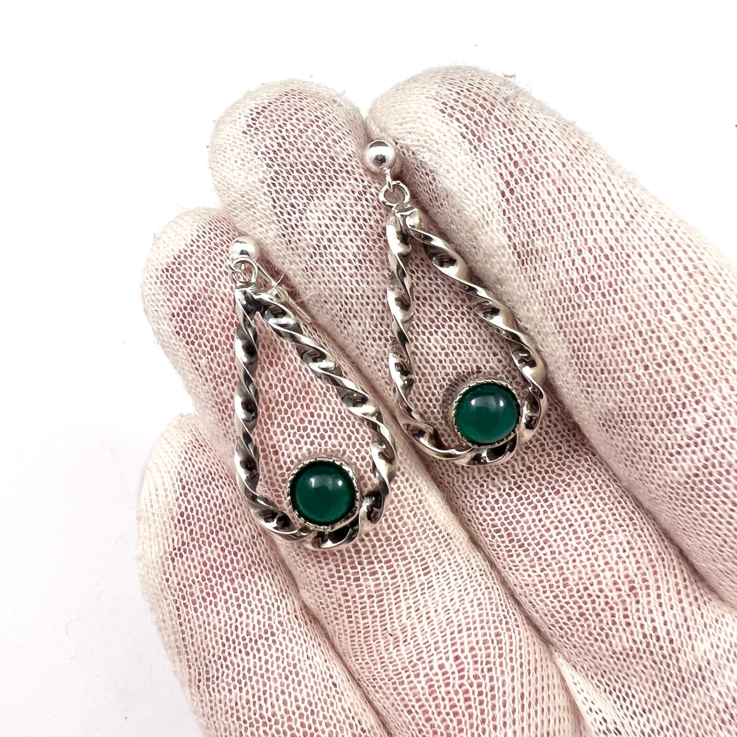 GUSSI, Sweden 1955. Vintage Mid-century Sterling Silver Chrysoprase Earrings.