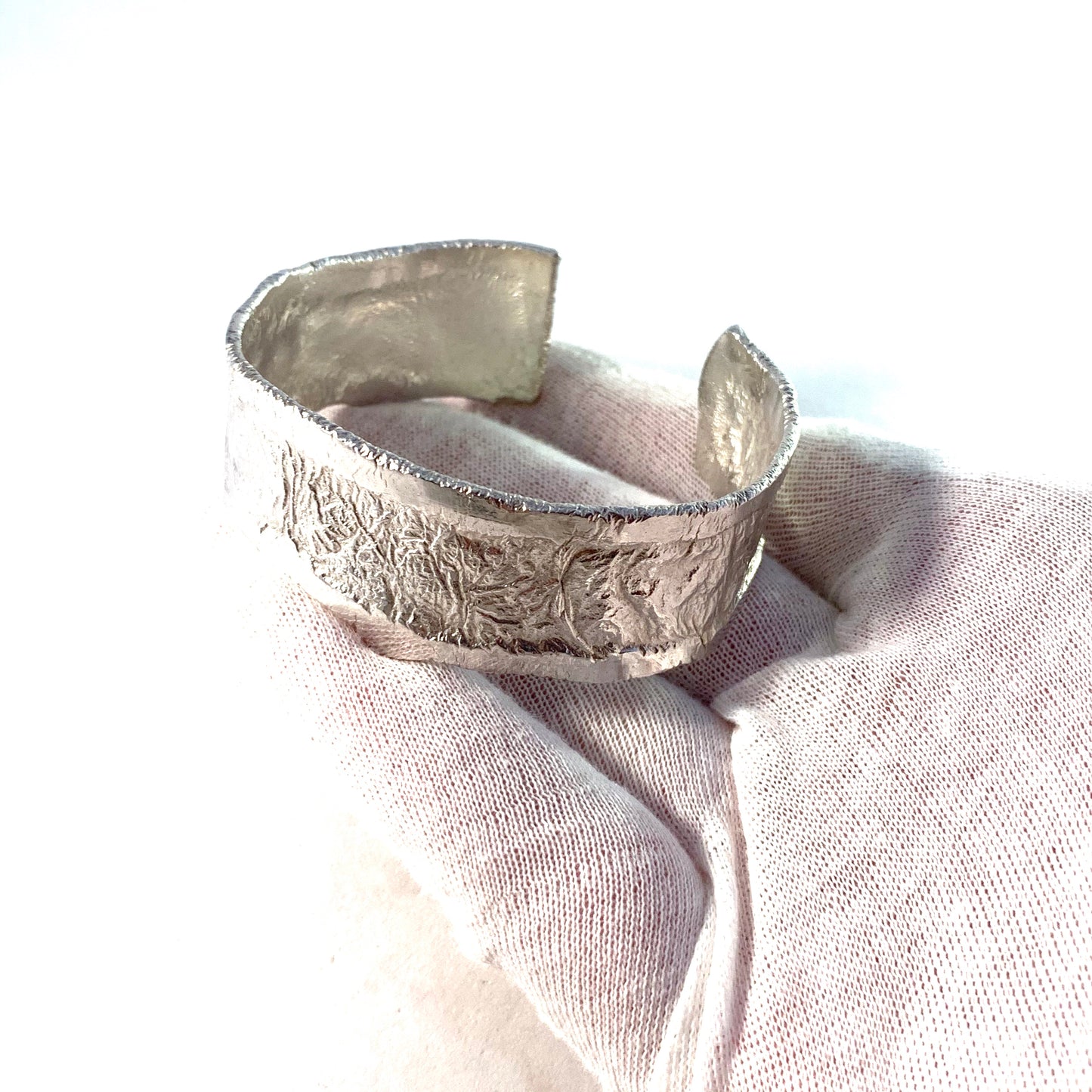 Robbert, Sweden 1973 Sterling Silver Vintage Modernist Cuff Bracelet. Signed