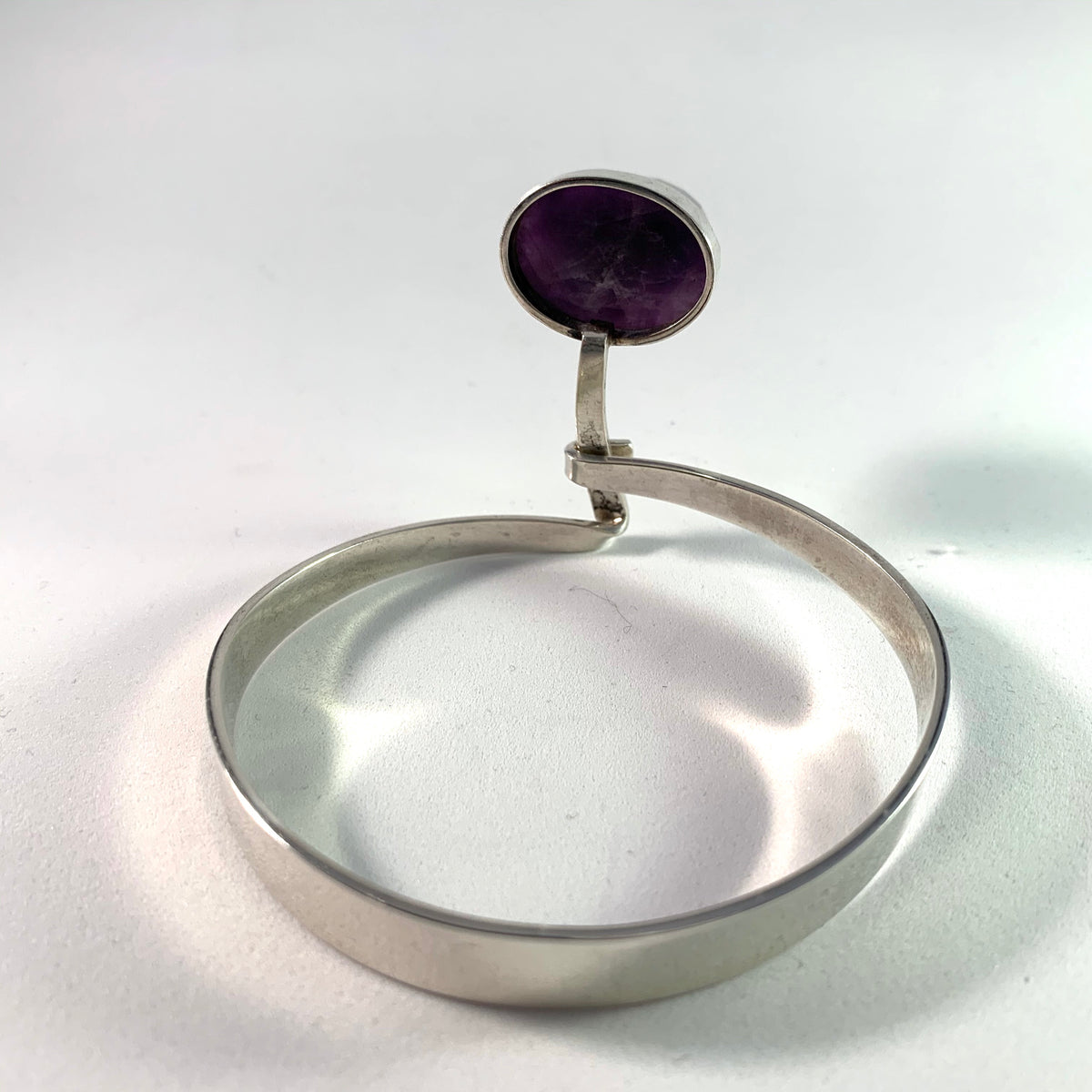 Gert Thysell for GUSSI, Sweden year 1968 Sterling Silver Amethyst Modernist Bangle Bracelet.. Signed. Handmade.