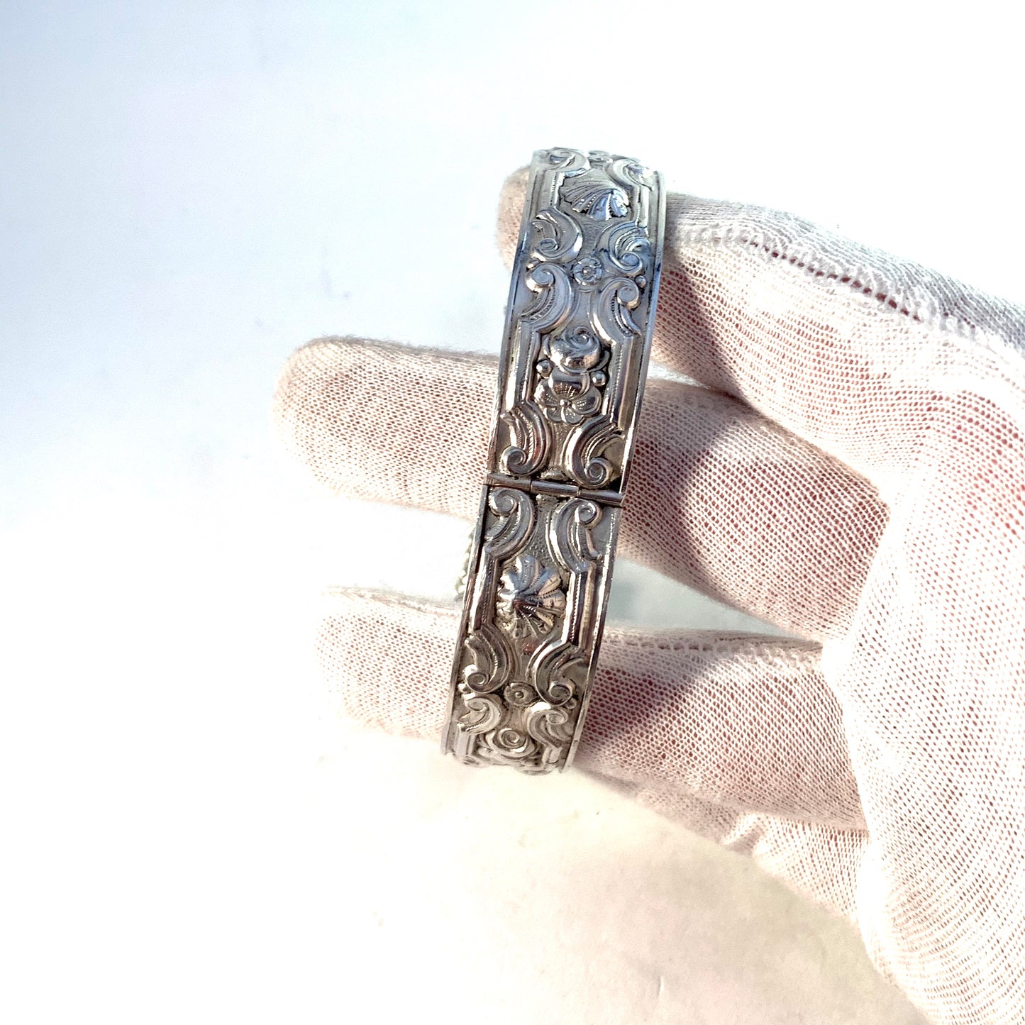 Porto, Portugal 1930-40s Mid Century 833 Silver Open/Close Bangle Bracelet.