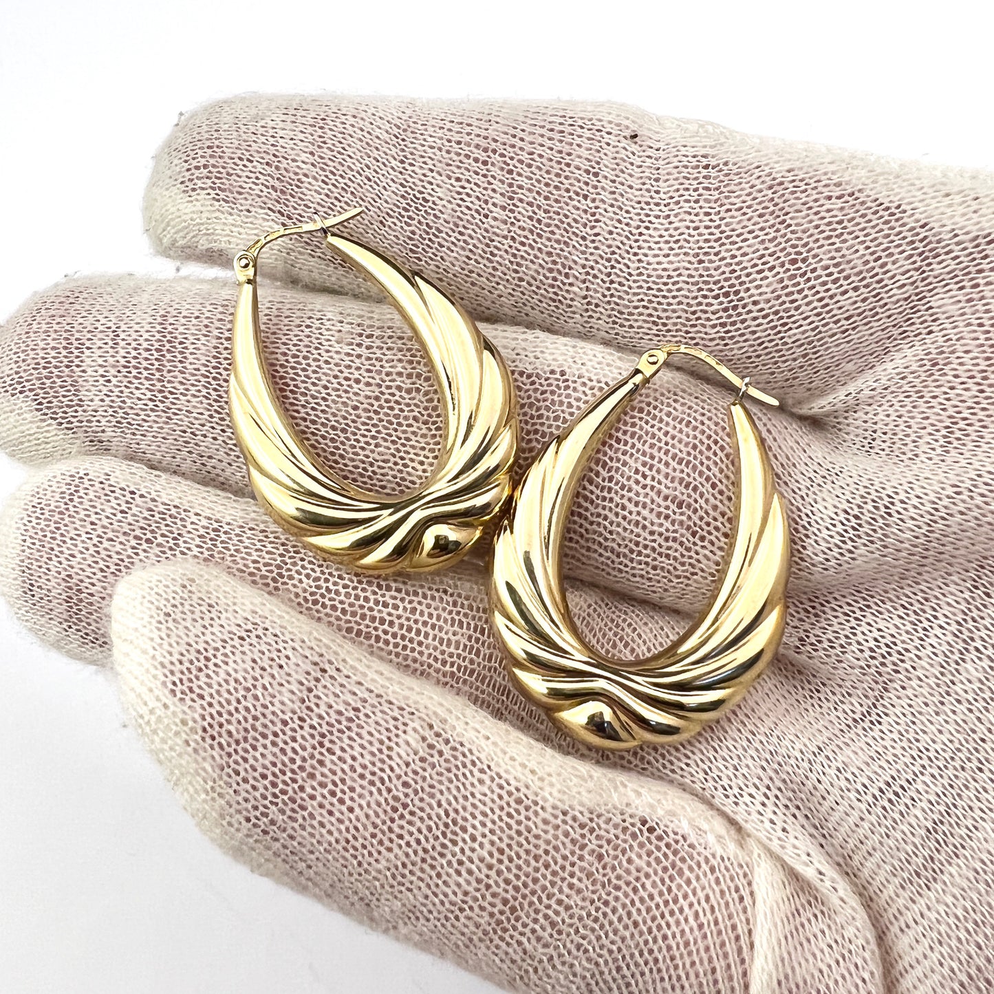 Uno A Erre, Arezzo, Italy 1970-80s. Large 18k Gold Earrings.