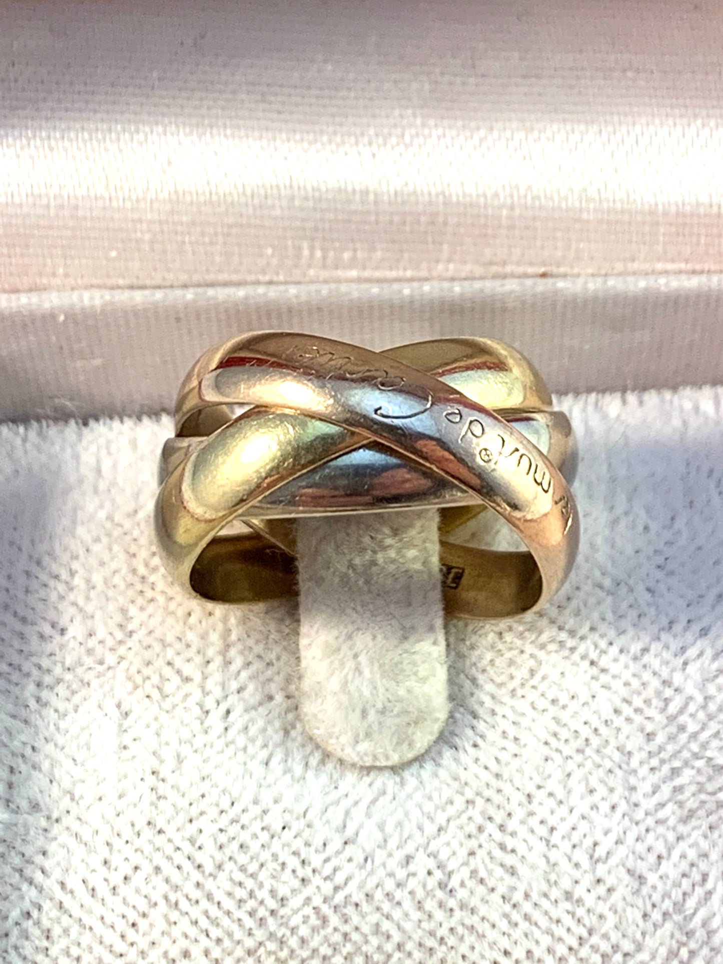 Les Must De Cartier, Vintage 18k Gold Trinity Ring. In Original Box.