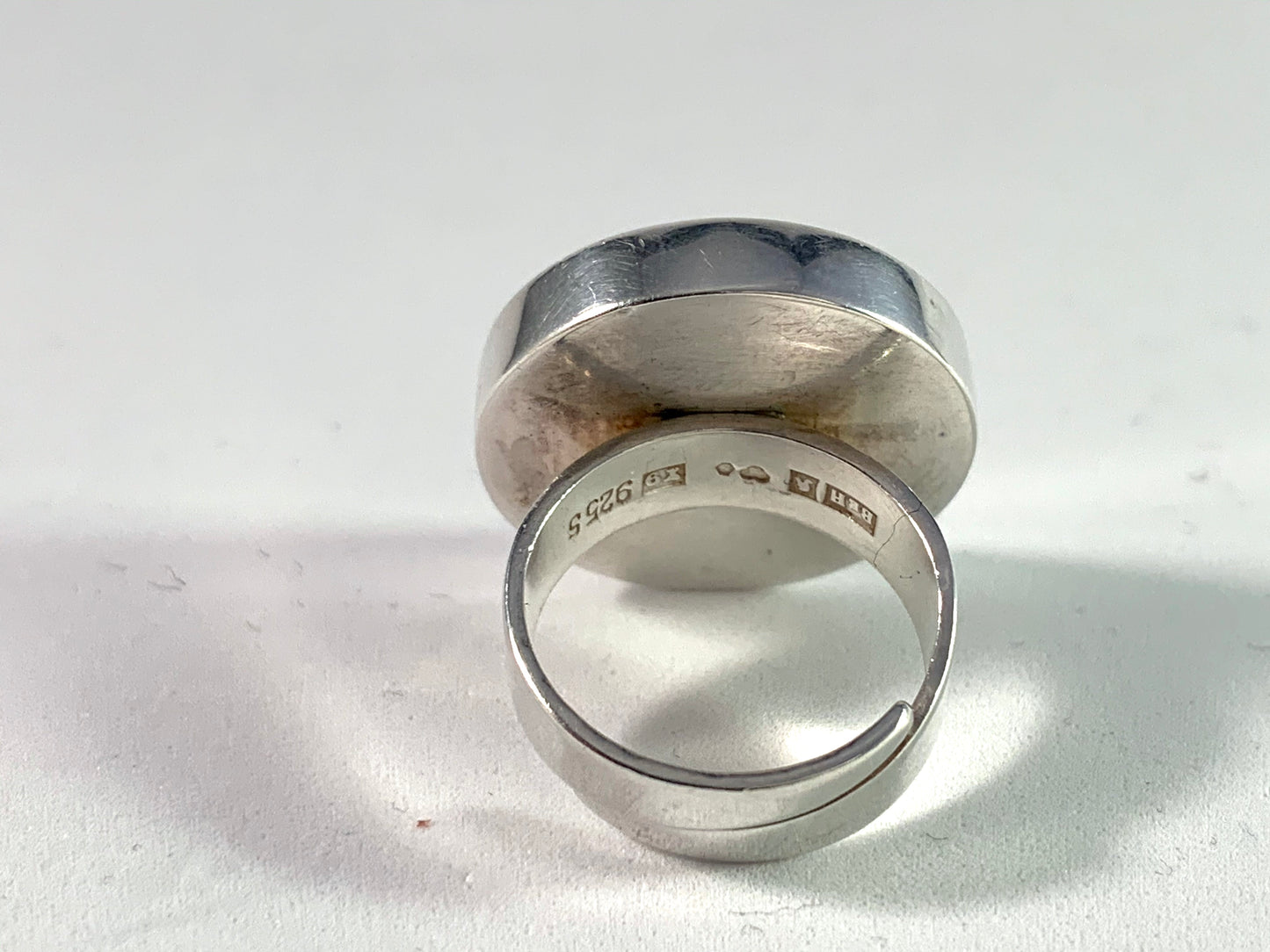 Bengt Hallberg、スウェーデン、1973 年製、スターリング シルバー製アゲート サイズ調節可能リング。