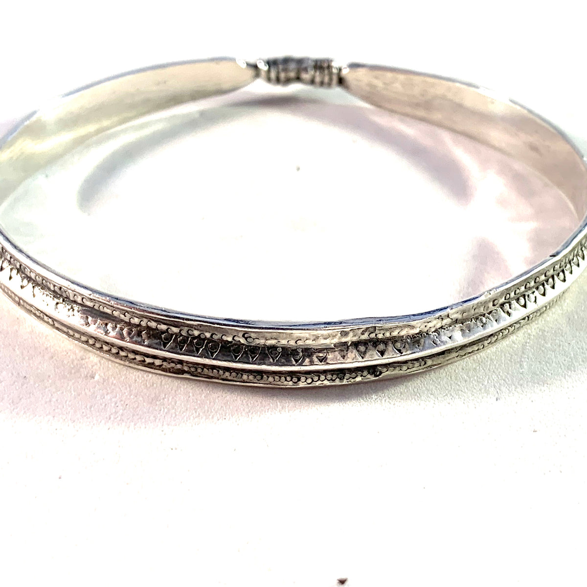 Bengt Hallberg, Sweden Vintage Sterling Silver Viking Copy Bangle Bracelet.