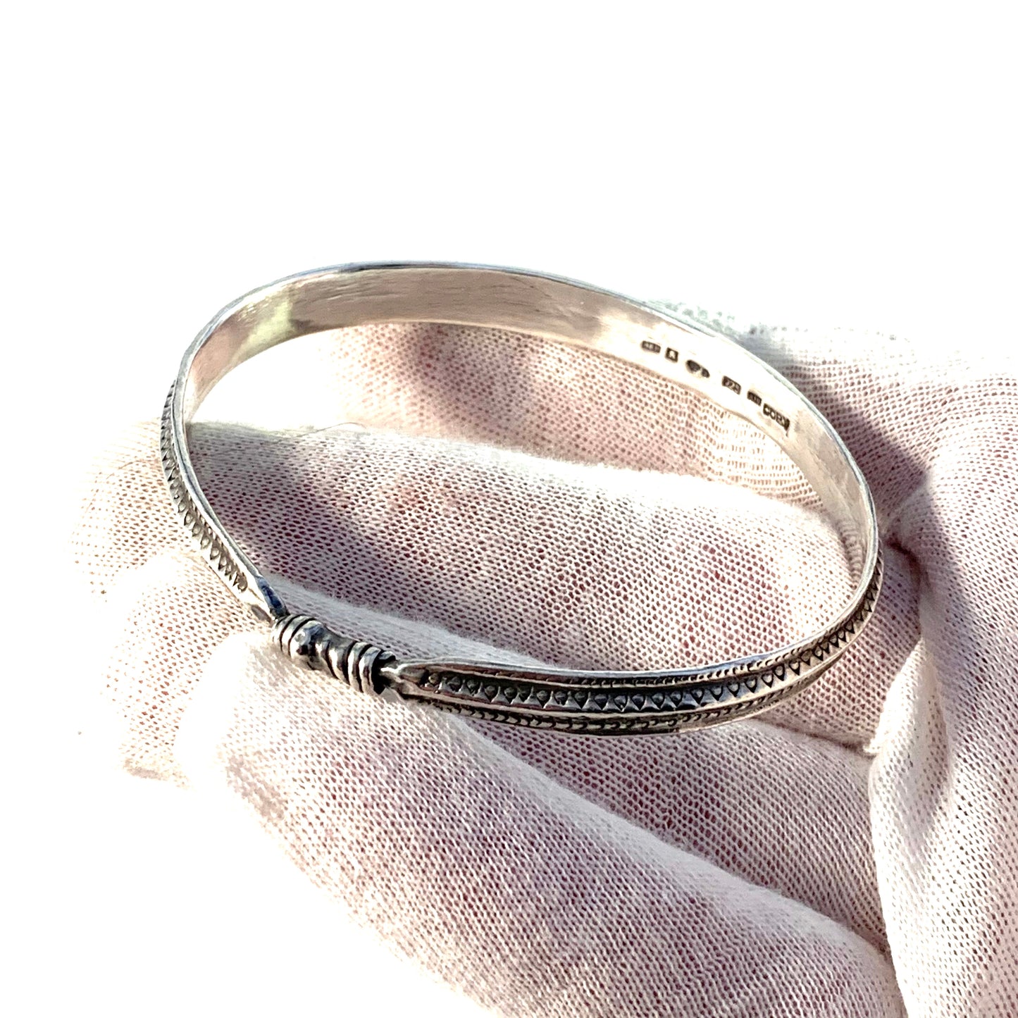 Bengt Hallberg, Sweden Vintage Sterling Silver Viking Copy Bangle Bracelet.