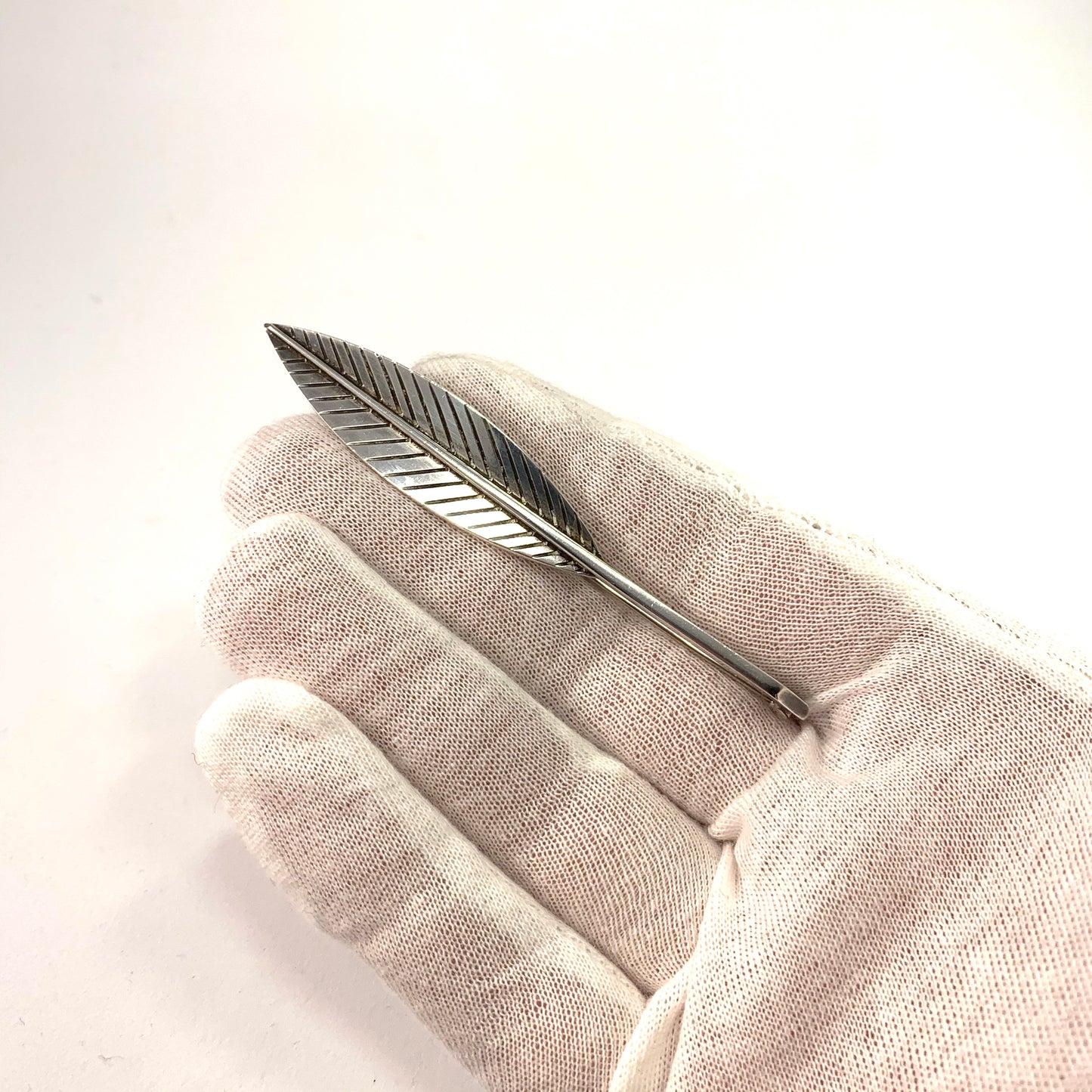 ハンス・ハンセン、デンマーク、ミッドセンチュリー スターリング シルバー ブローチ。デザイン 134。