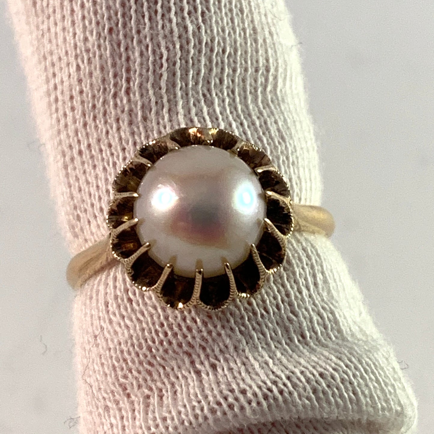 ミッドセンチュリー 14K ゴールド養殖真珠リング。