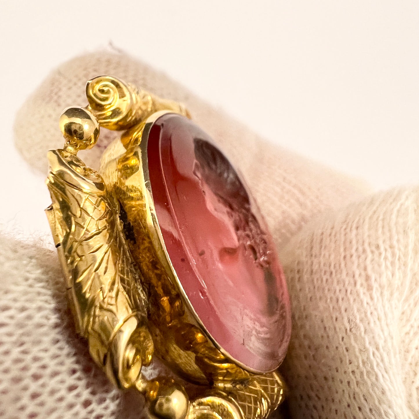 Gustaf M Sjöblom, Sweden 1830-54. Antique Early Victorian 18k Gold Intaglio Brooch.