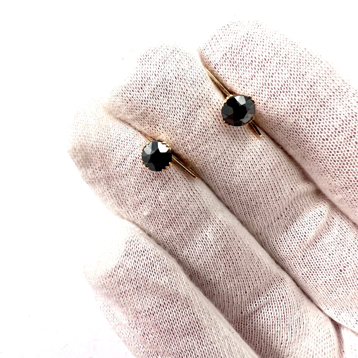 J ペッターソン、スウェーデン 1913 年。アンティーク 18K ゴールド ヘマタイト シャツ スタッド