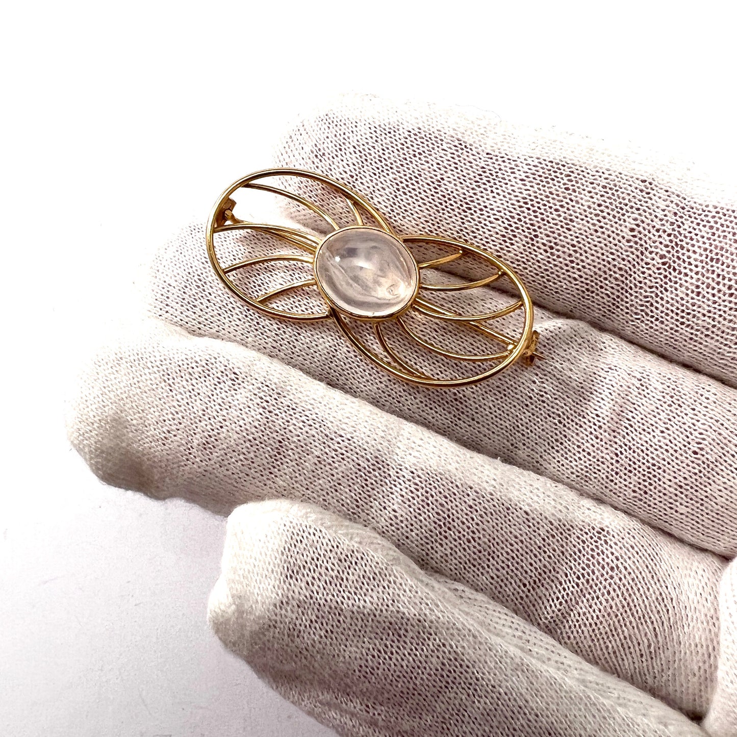 G Dahlgren, Sweden 1956. Vintage Mid Century 18k Gold Moonstone Brooch.